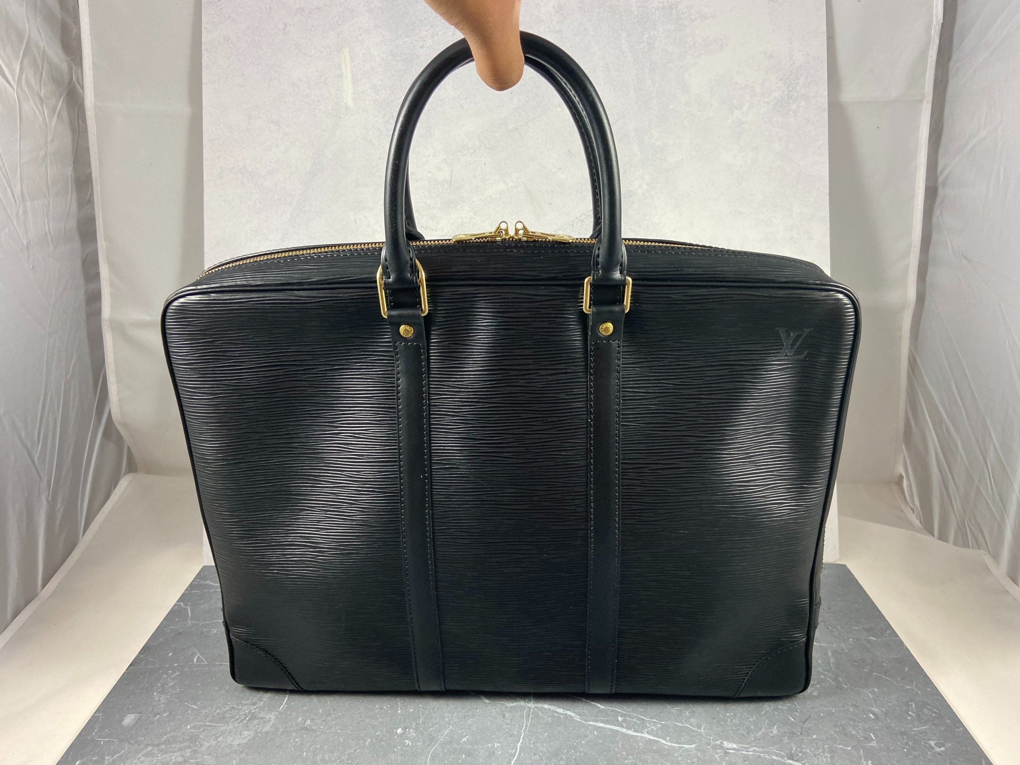Louis Vuitton Porte Documents Voyage Black Epi Leather