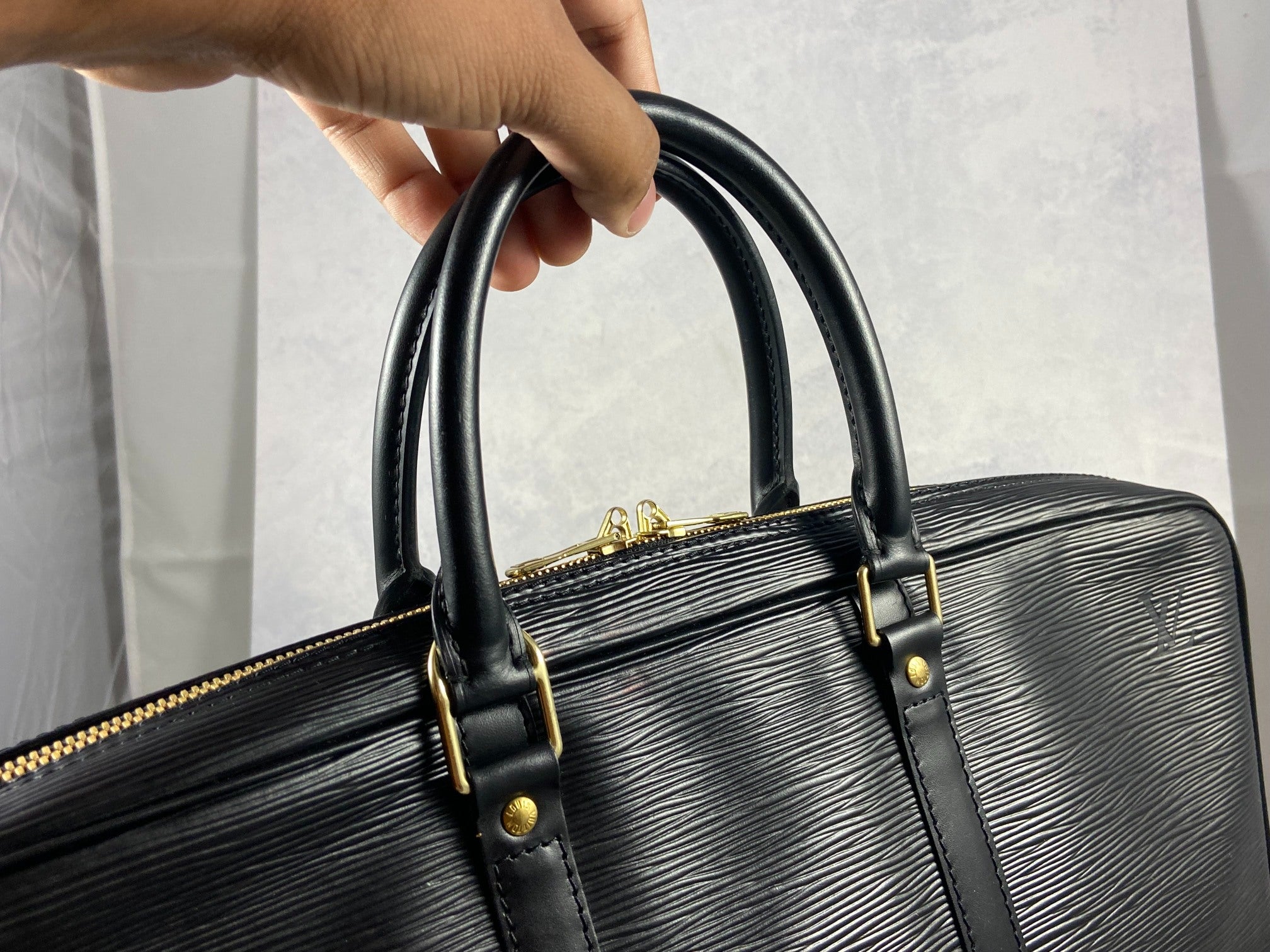 Louis Vuitton Porte Documents Voyage Black Epi Leather