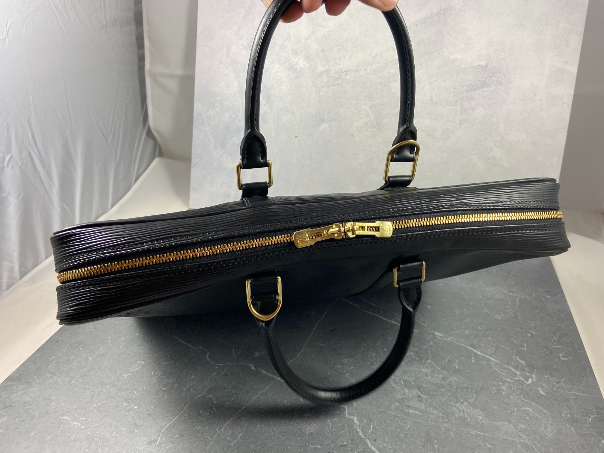 Louis Vuitton Porte Documents Voyage Black Epi Leather