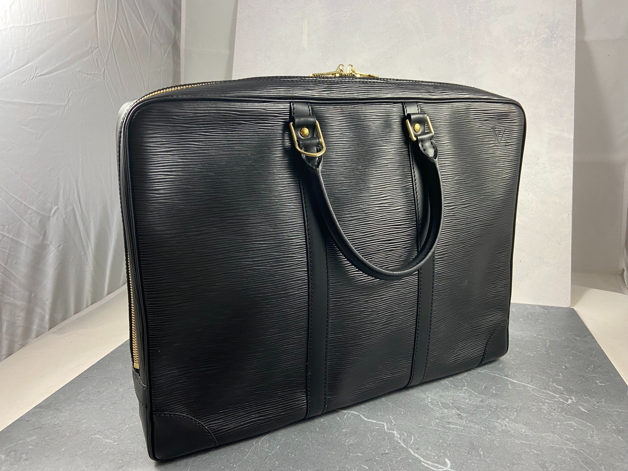 Louis Vuitton Porte Documents Voyage Black Epi Leather