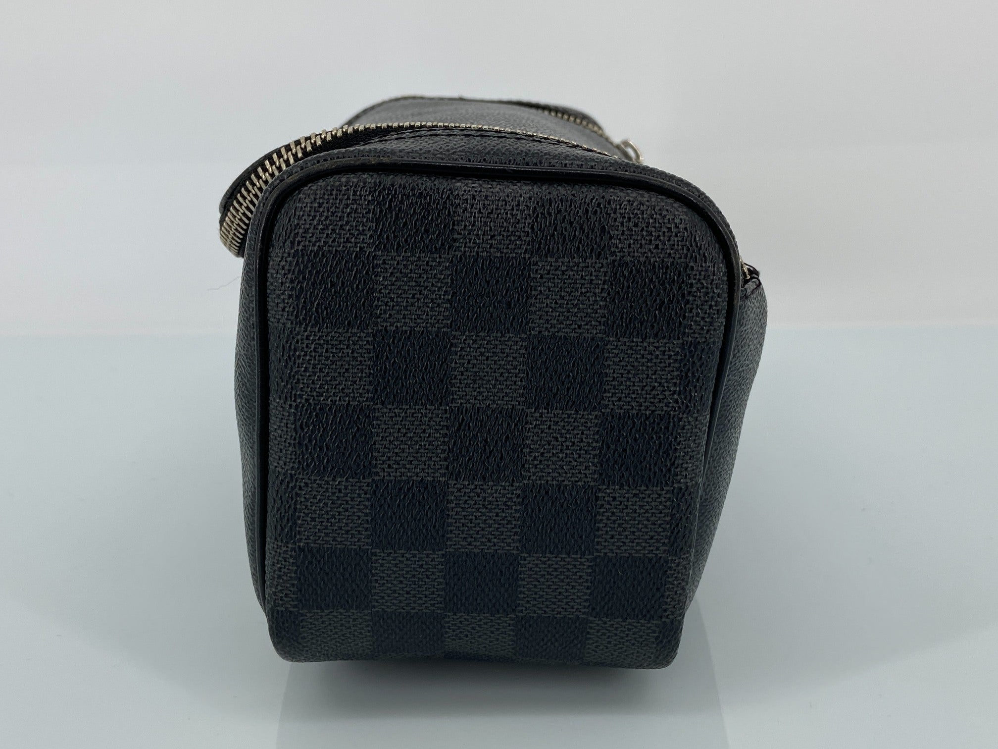 Louis Vuitton Dopp Kit Vanity Bag Damier Graphite Canvas incl. Dustbag
