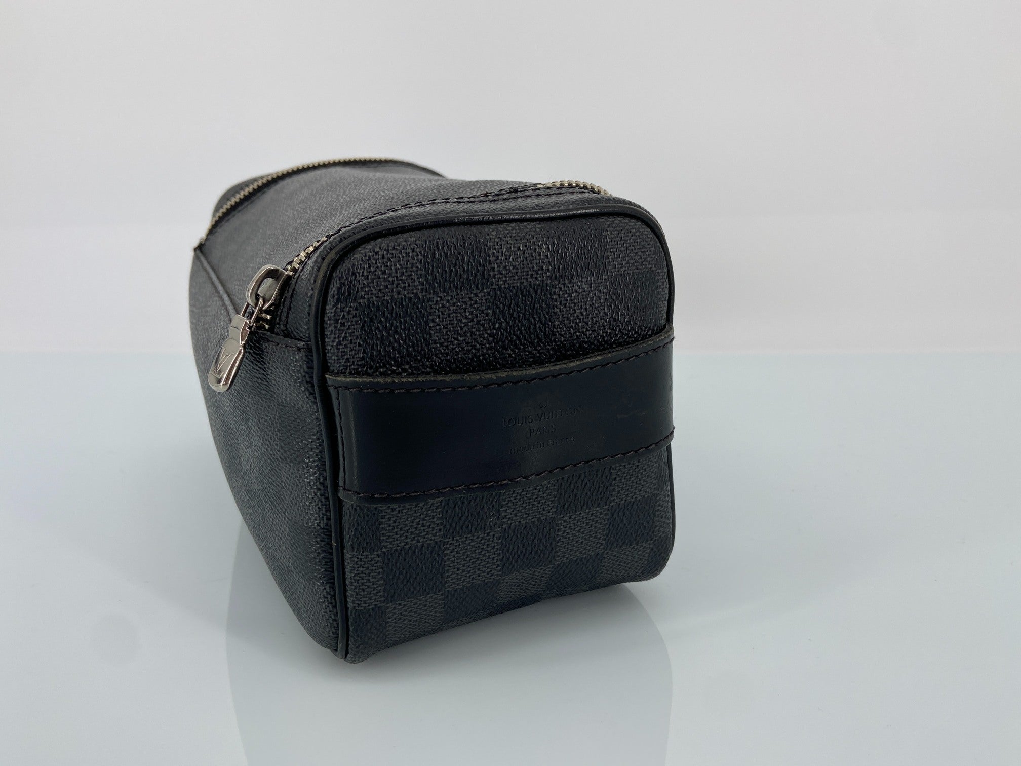Louis Vuitton Dopp Kit Vanity Bag Damier Graphite Canvas incl. Dustbag