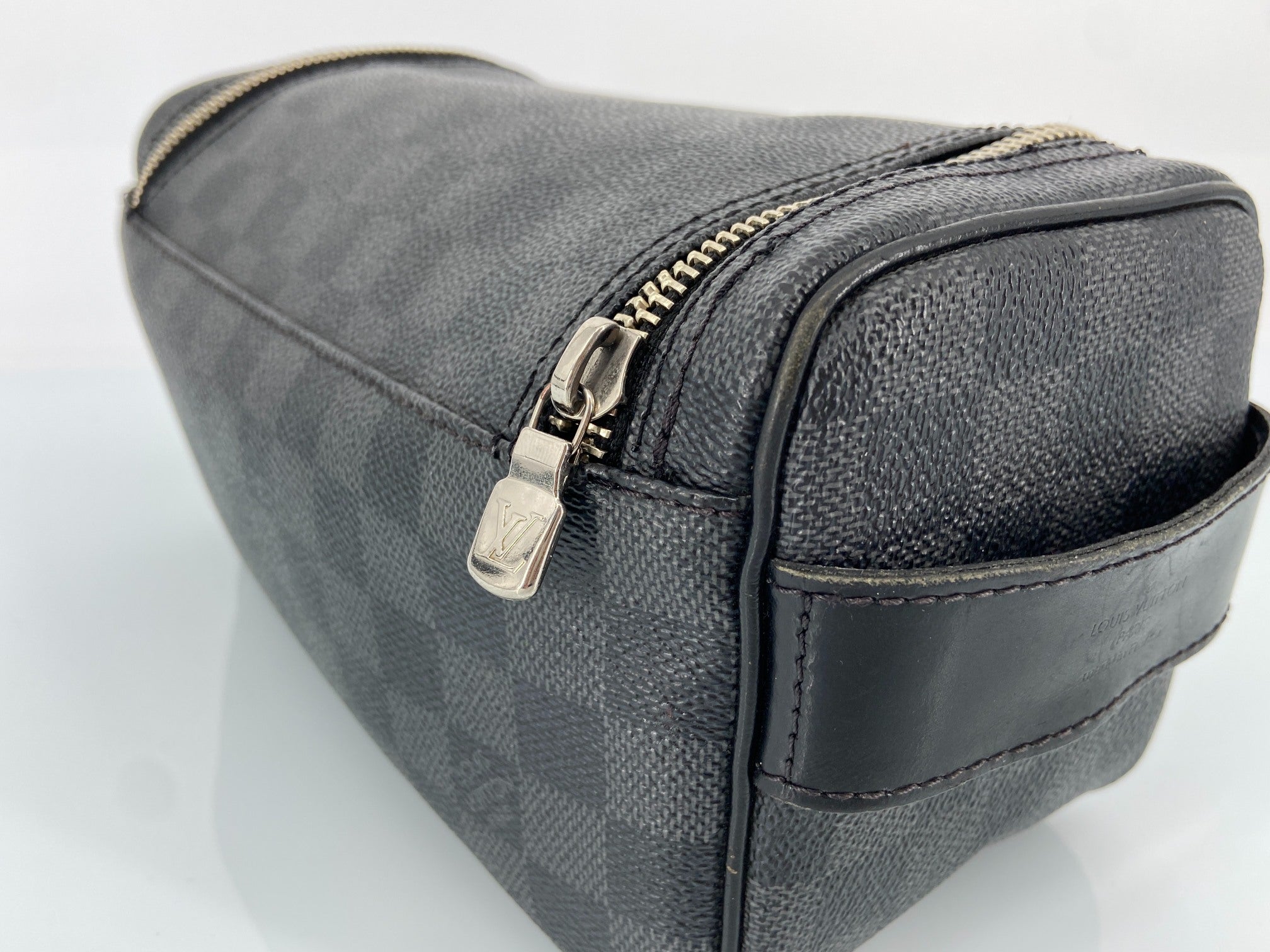 Louis Vuitton Dopp Kit Vanity Bag Damier Graphite Canvas incl. Dustbag