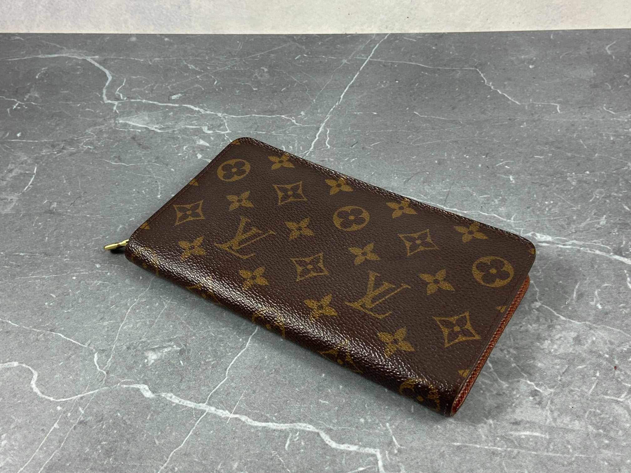 Louis Vuitton Monogram Canvas Zippy Wallet