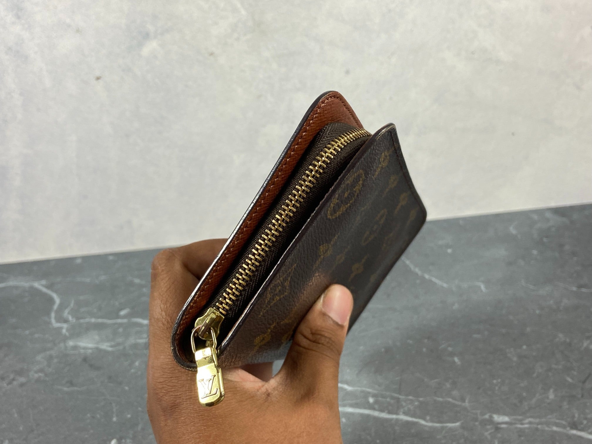 Louis Vuitton Monogram Canvas Zippy Wallet