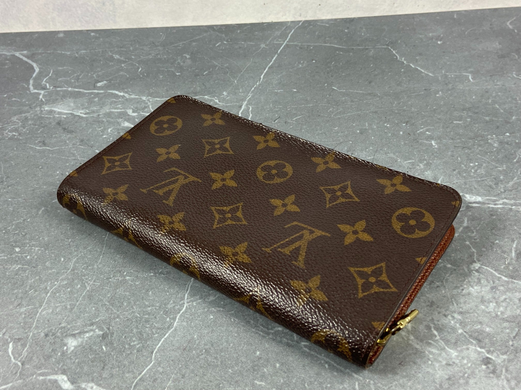 Louis Vuitton Monogram Canvas Zippy Wallet