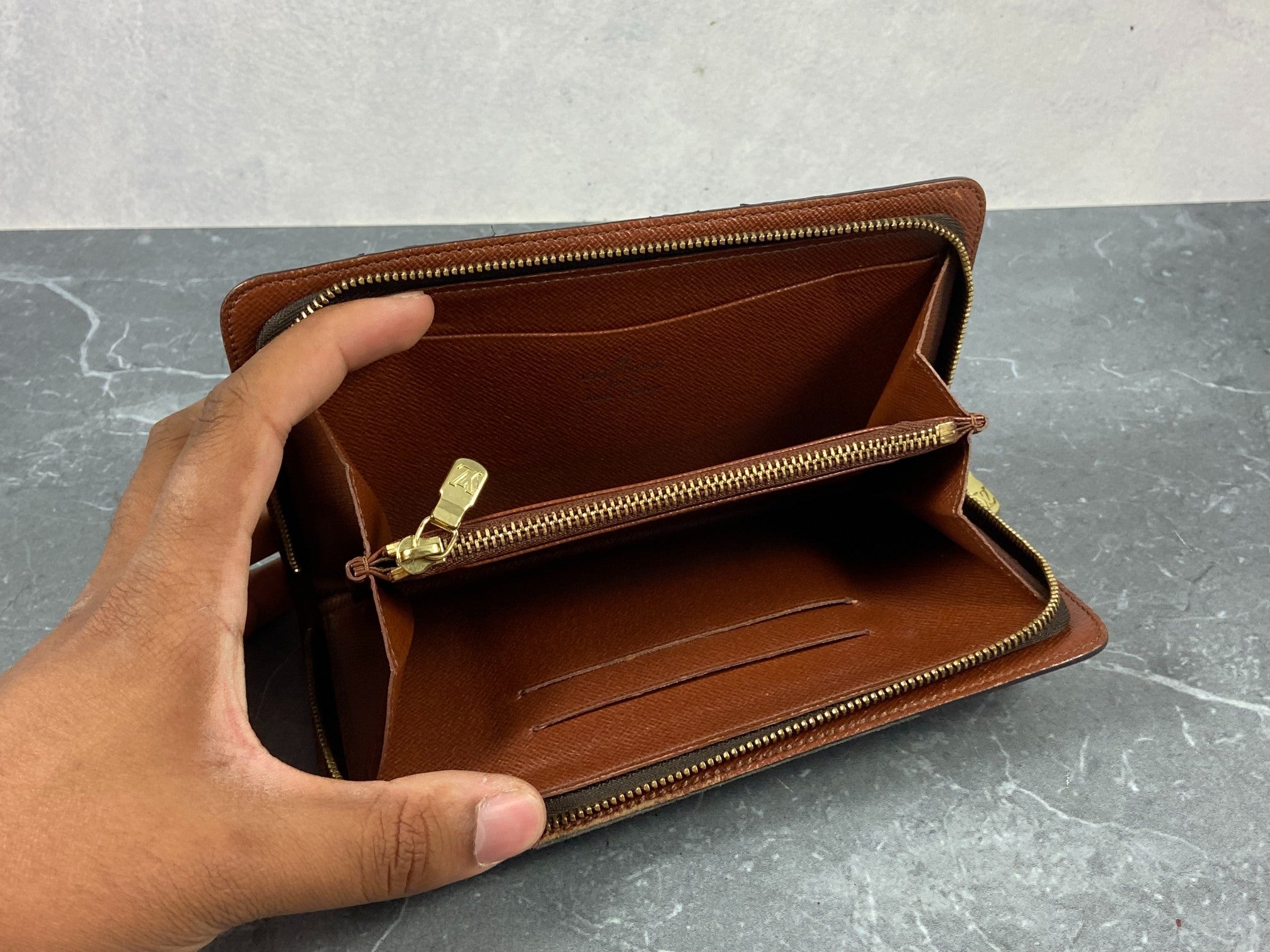 Louis Vuitton Monogram Canvas Zippy Wallet