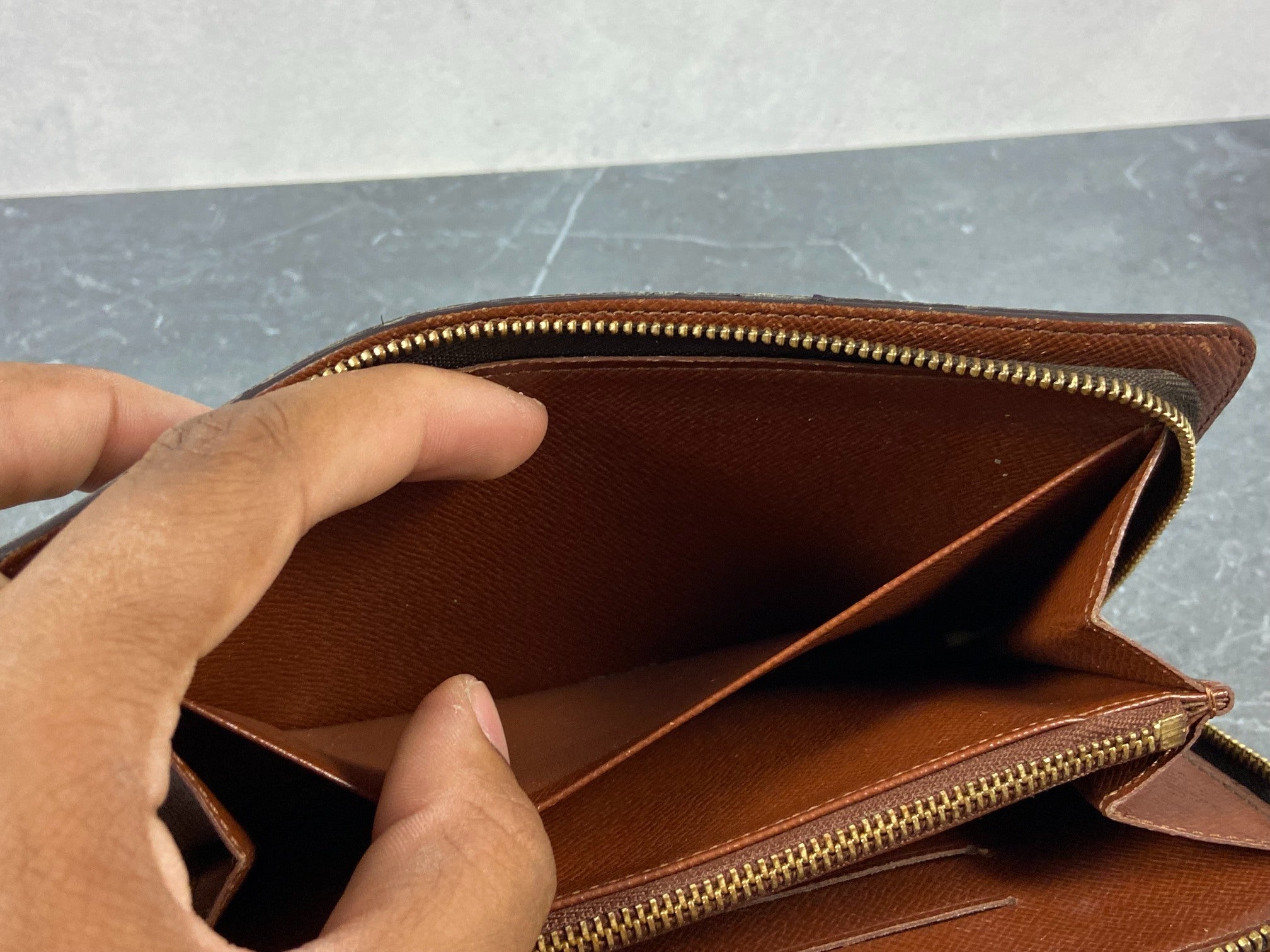 Louis Vuitton Monogram Canvas Zippy Wallet