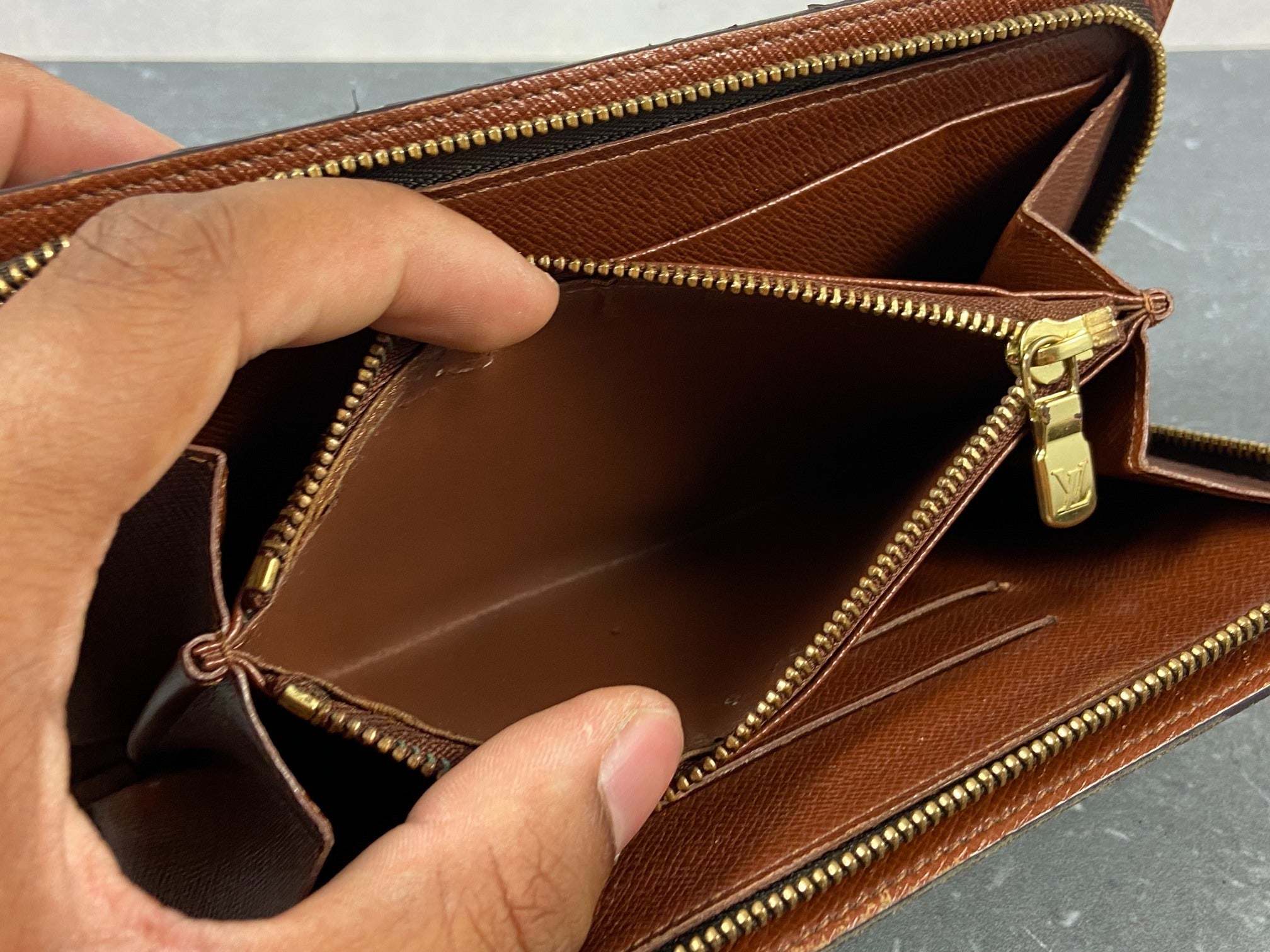 Louis Vuitton Monogram Canvas Zippy Wallet