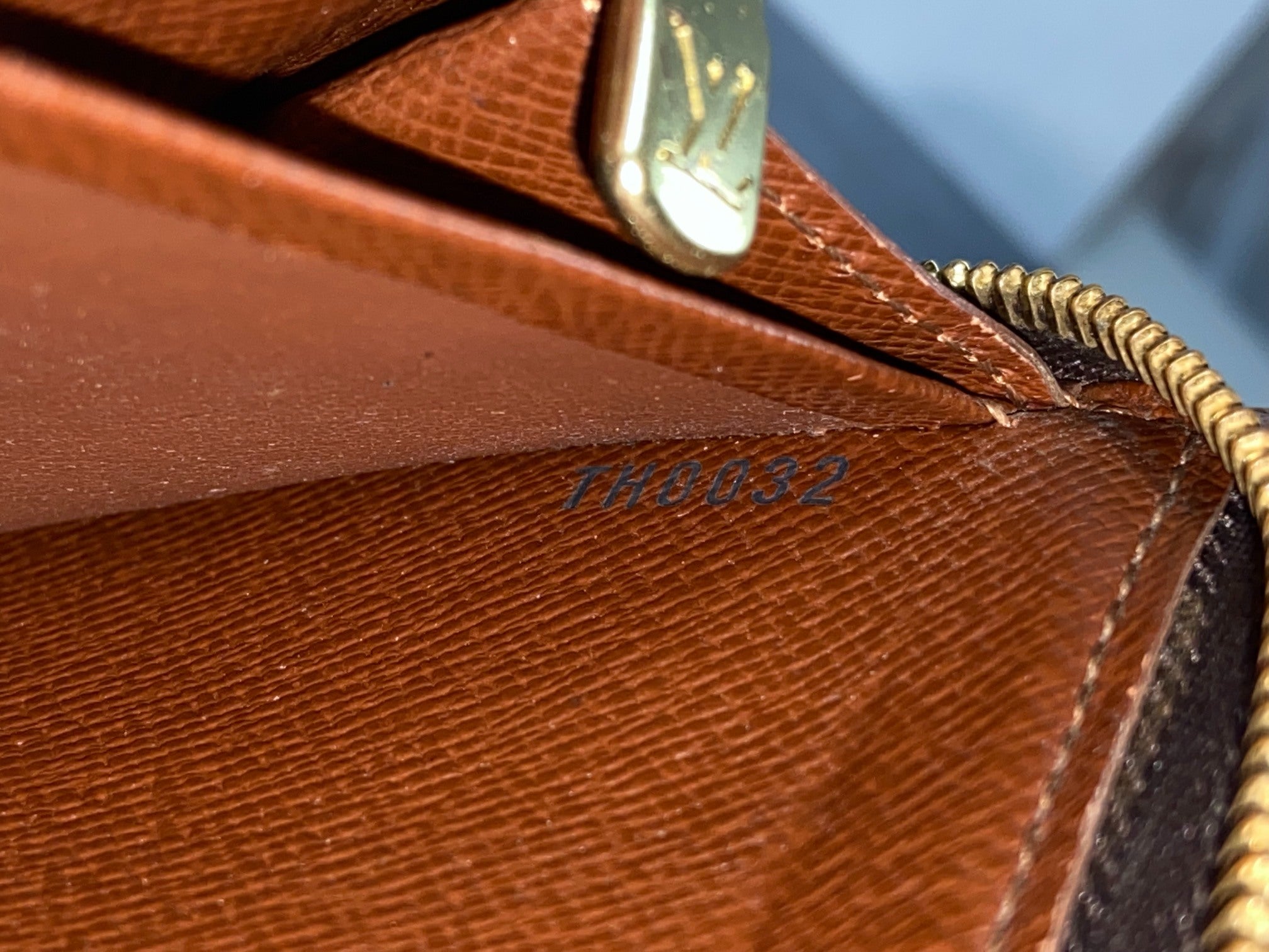 Louis Vuitton Monogram Canvas Zippy Wallet