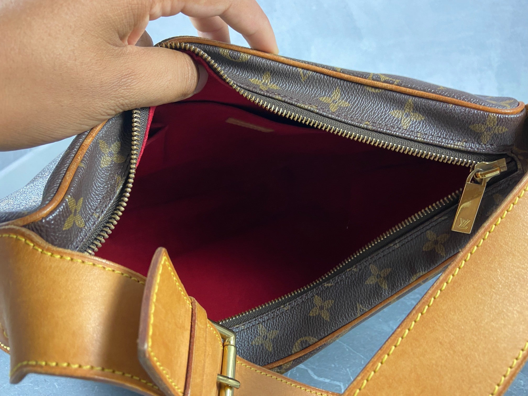 Louis Vuitton Croissant GM Hobo Bag Monogram Canvas