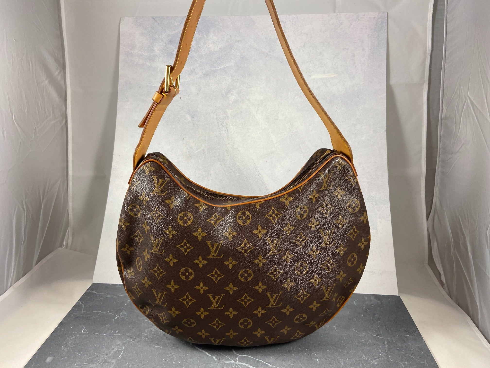 Louis Vuitton Croissant GM Hobo Bag Monogram Canvas