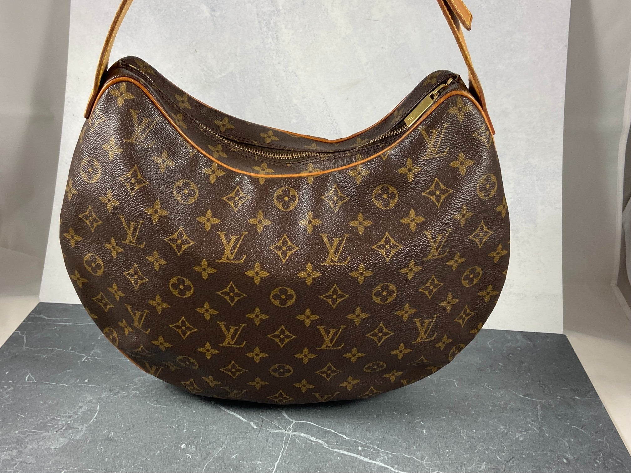 Louis Vuitton Croissant GM Hobo Bag Monogram Canvas