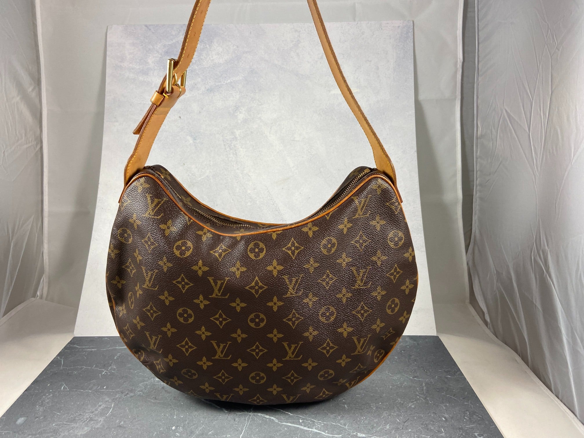 Louis Vuitton Croissant GM Hobo Bag Monogram Canvas