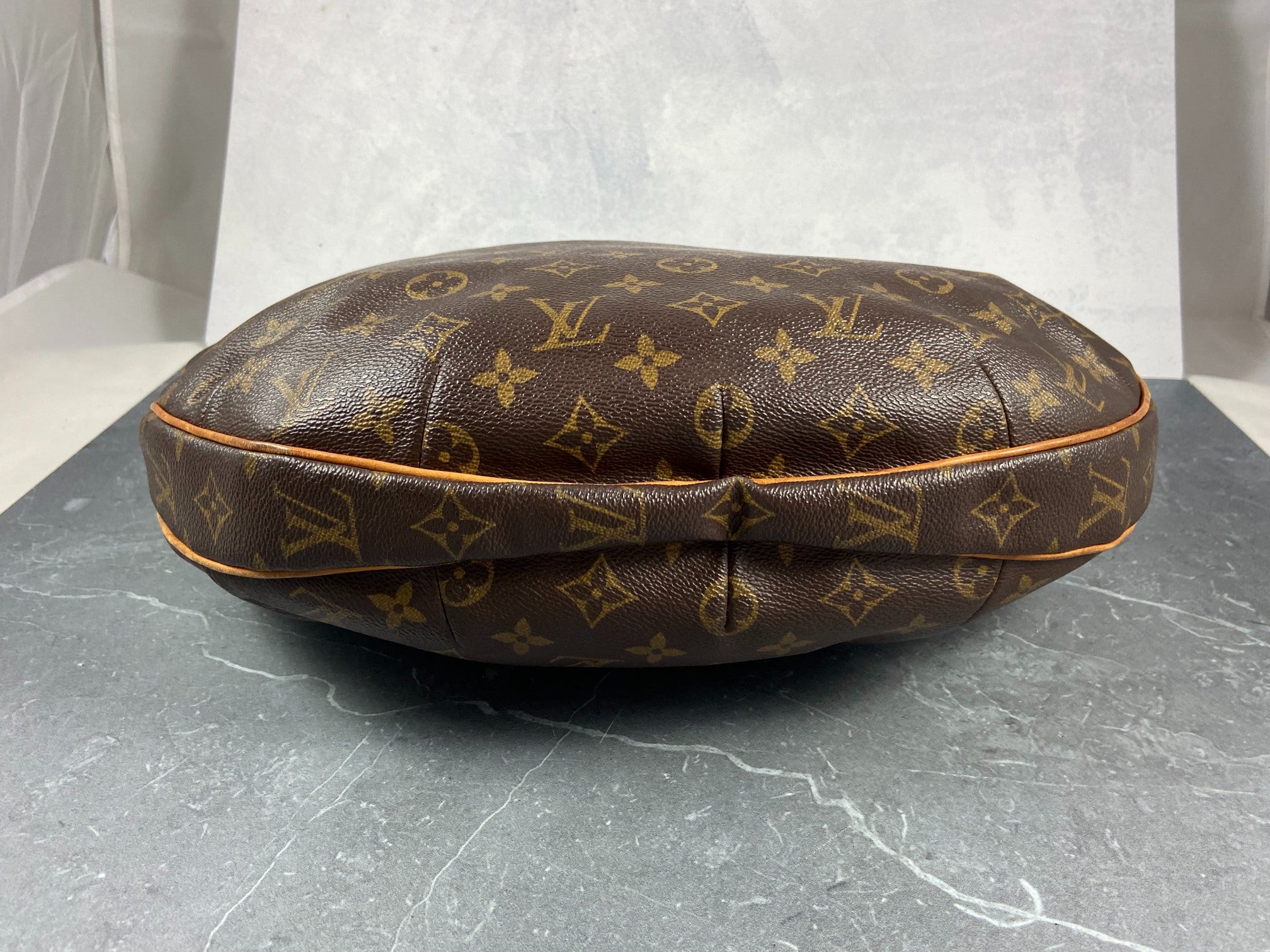 Louis Vuitton Croissant GM Hobo Bag Monogram Canvas