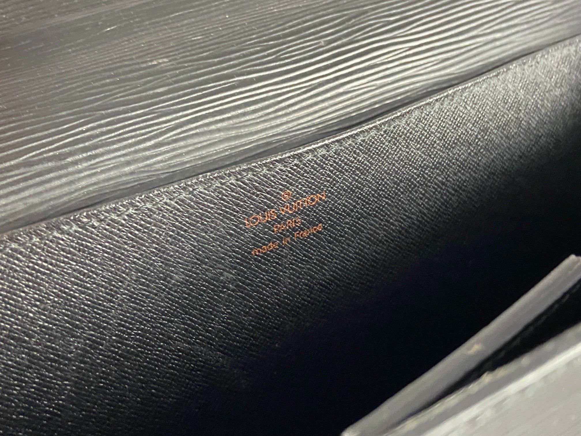 Louis Vuitton Porte Documents Conseiller Black Epi Leather