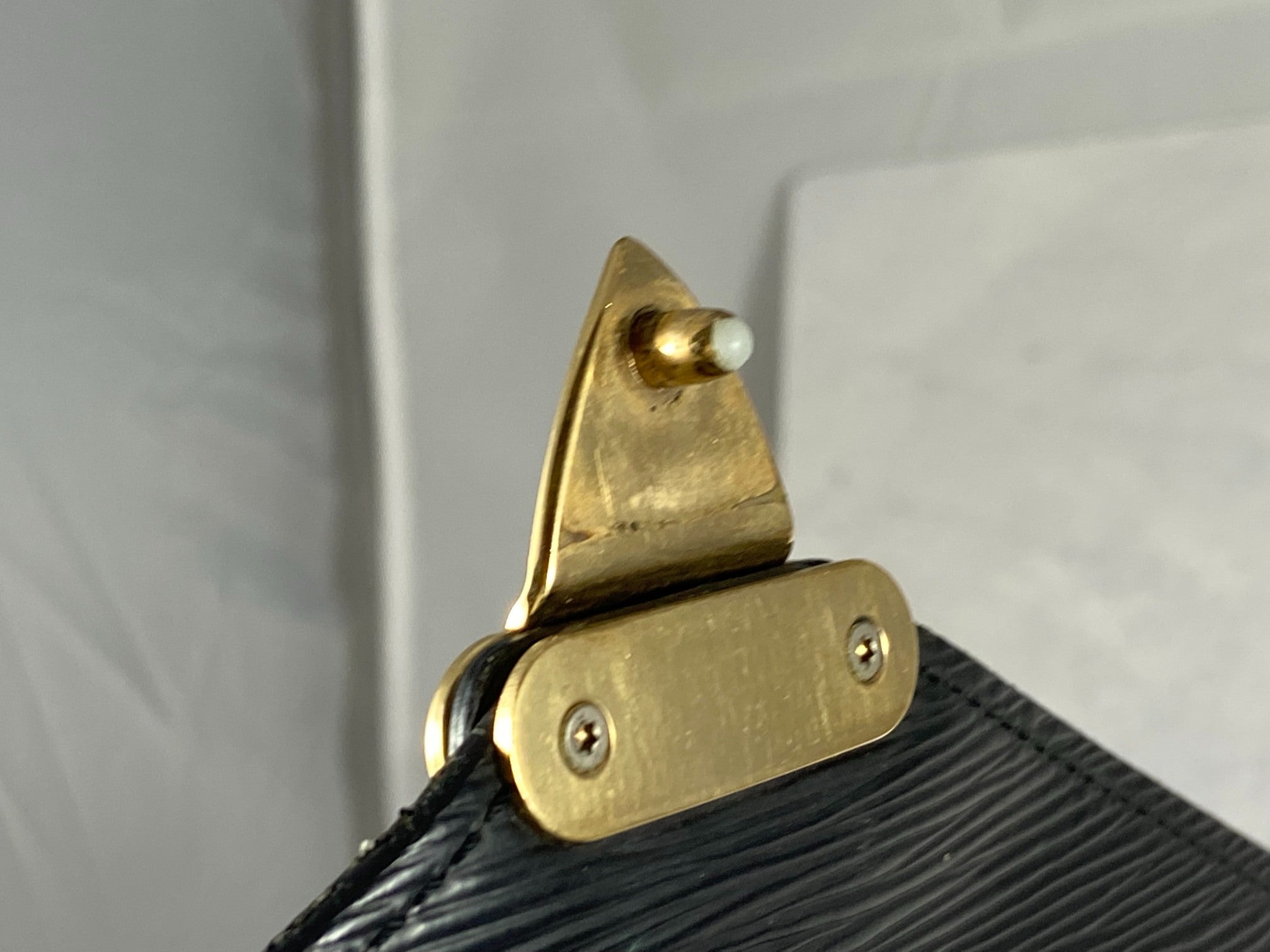 Louis Vuitton Porte Documents Conseiller Black Epi Leather