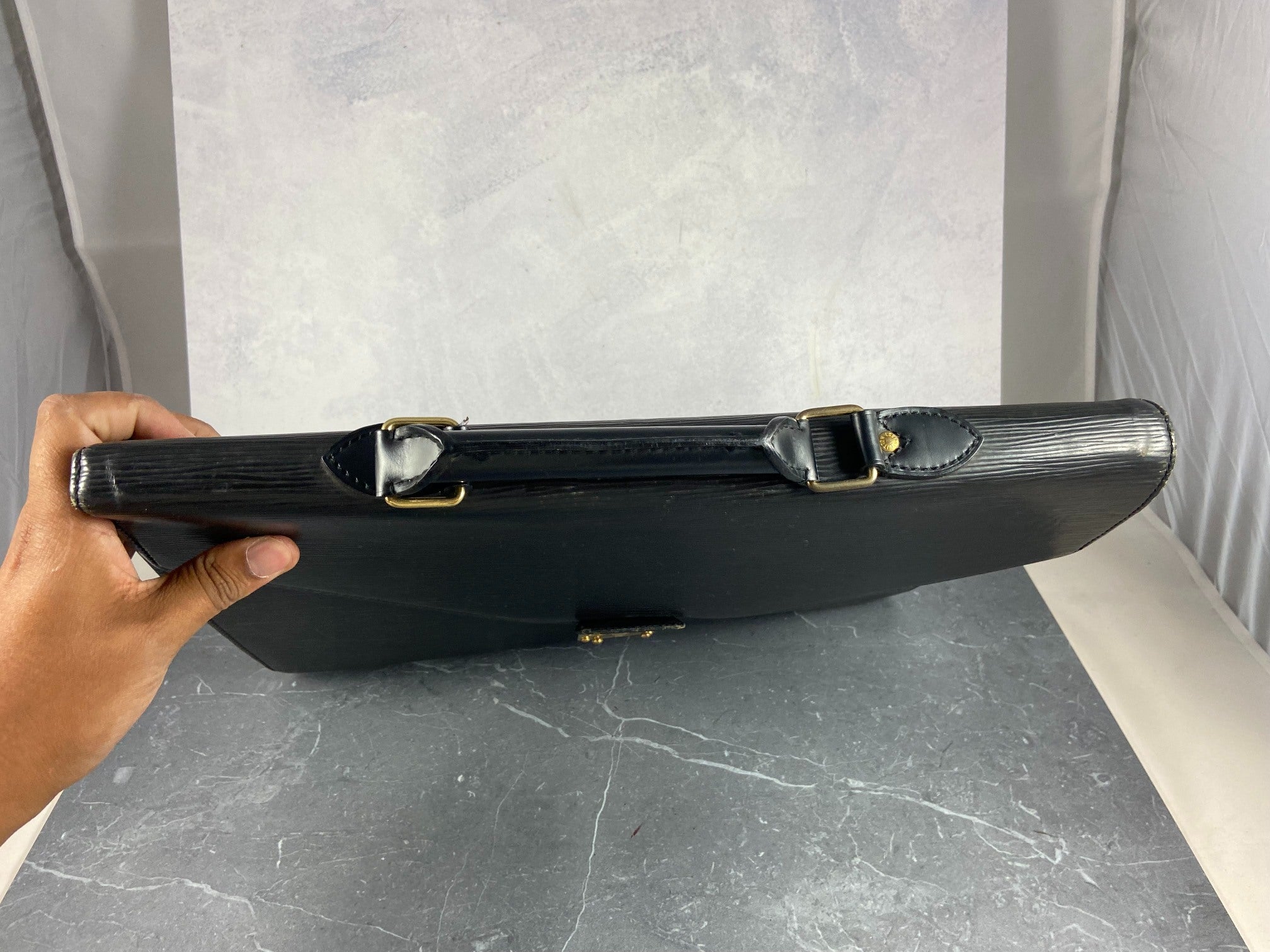 Louis Vuitton Porte Documents Conseiller Black Epi Leather