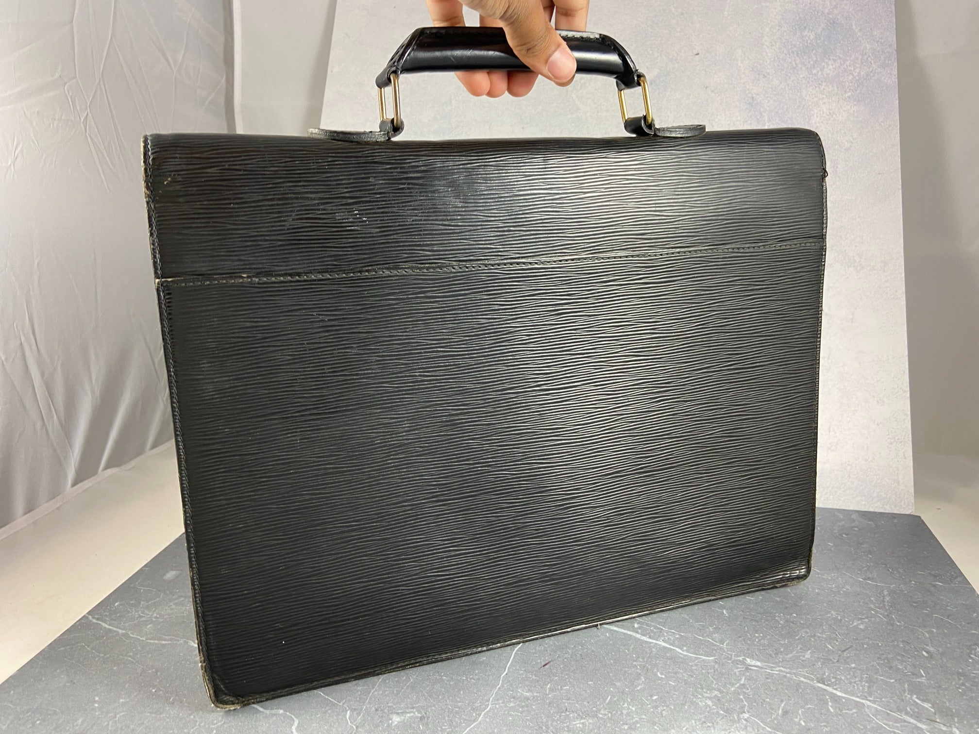 Louis Vuitton Porte Documents Conseiller Black Epi Leather