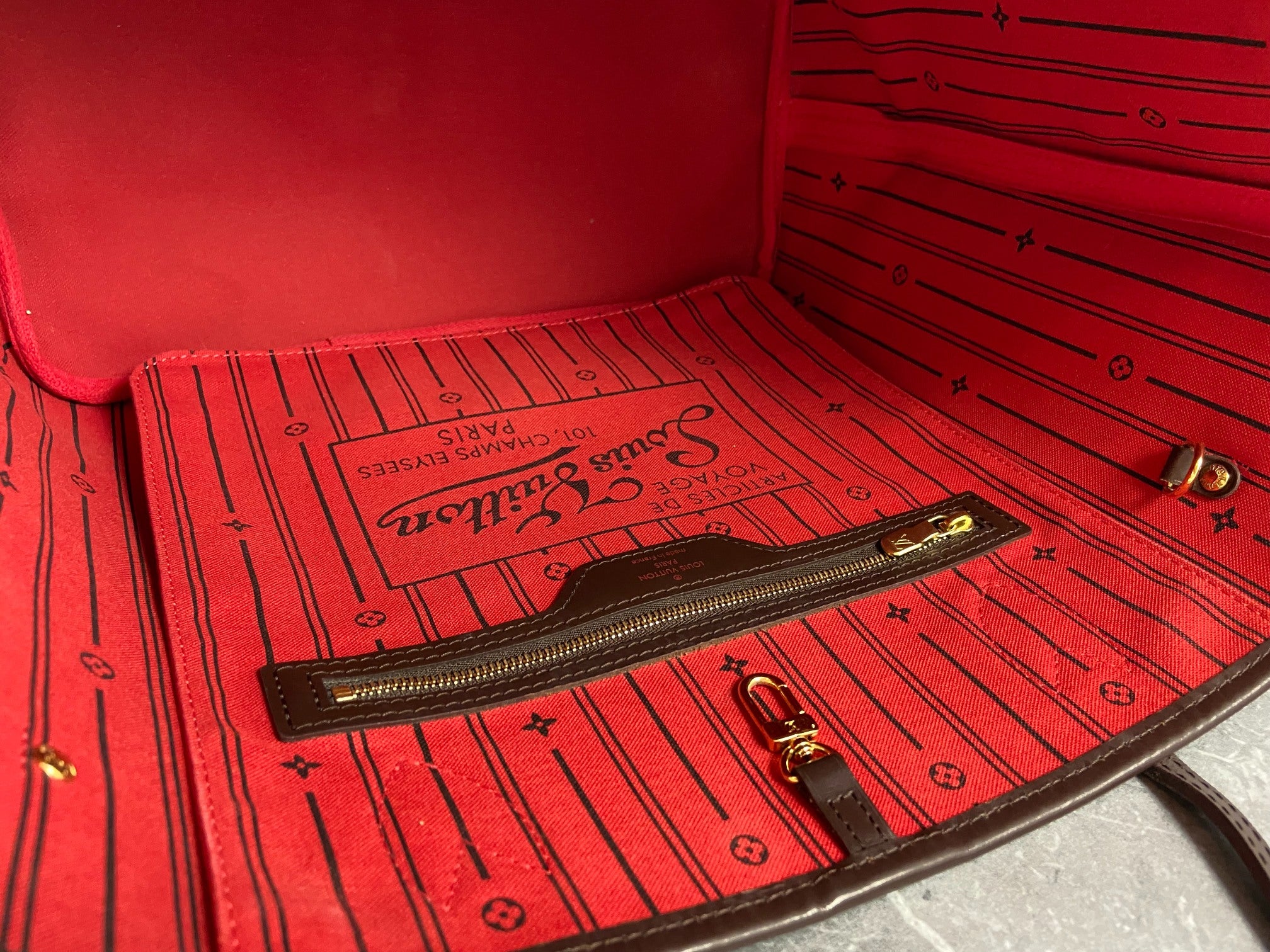 Louis Vuitton Neverfull MM Damier Ebene Canvas