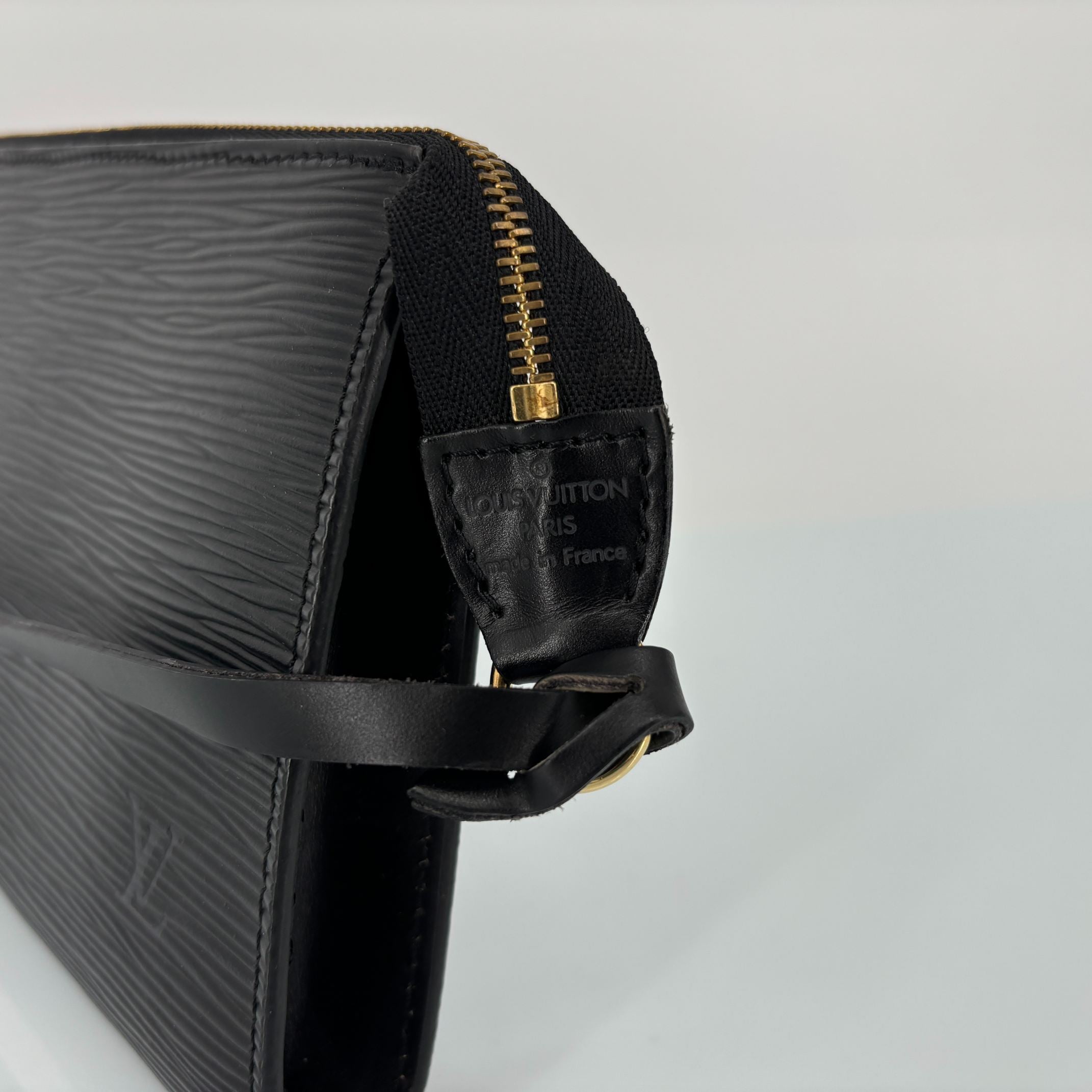 Louis Vuitton Pochette Accessoires Black Epi Leather