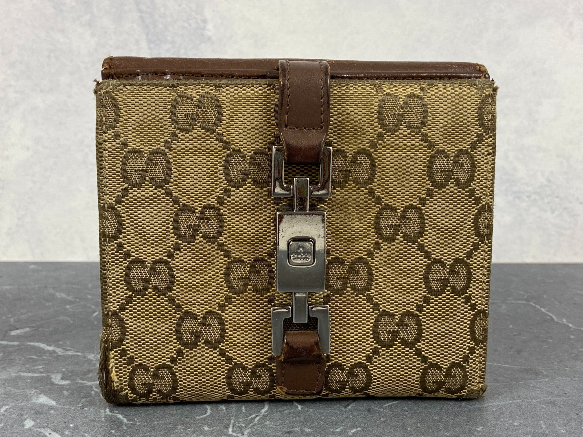 Gucci Piston Lock Compact Wallet Beige GG Monogram