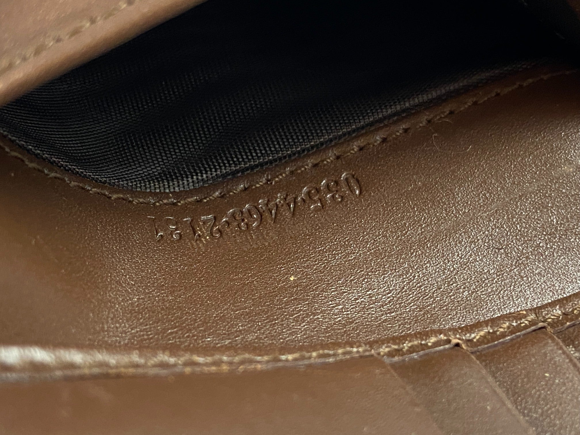 Gucci Piston Lock Compact Wallet Beige GG Monogram