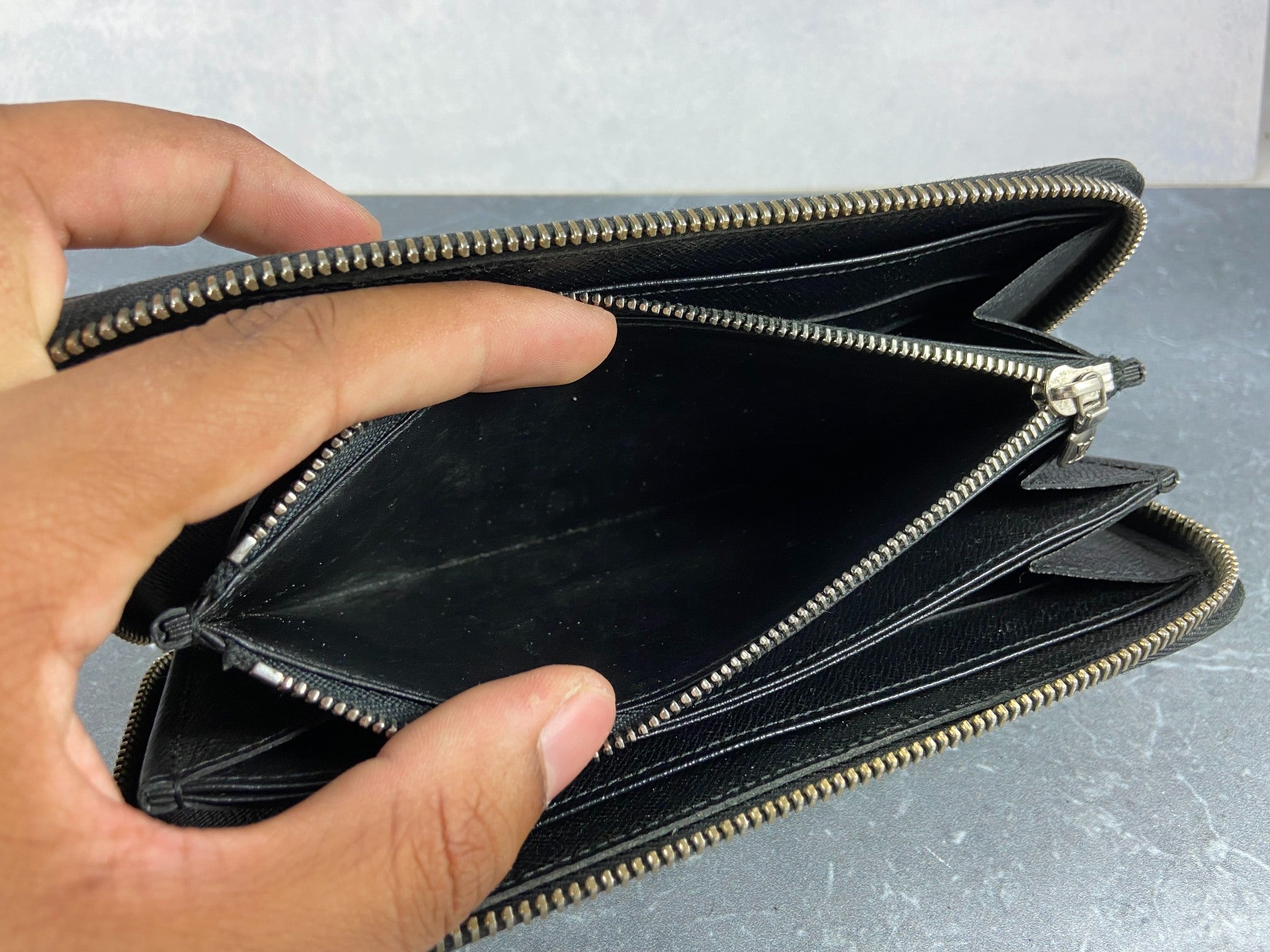 Louis Vuitton Zippy Wallet Black Epi Leather