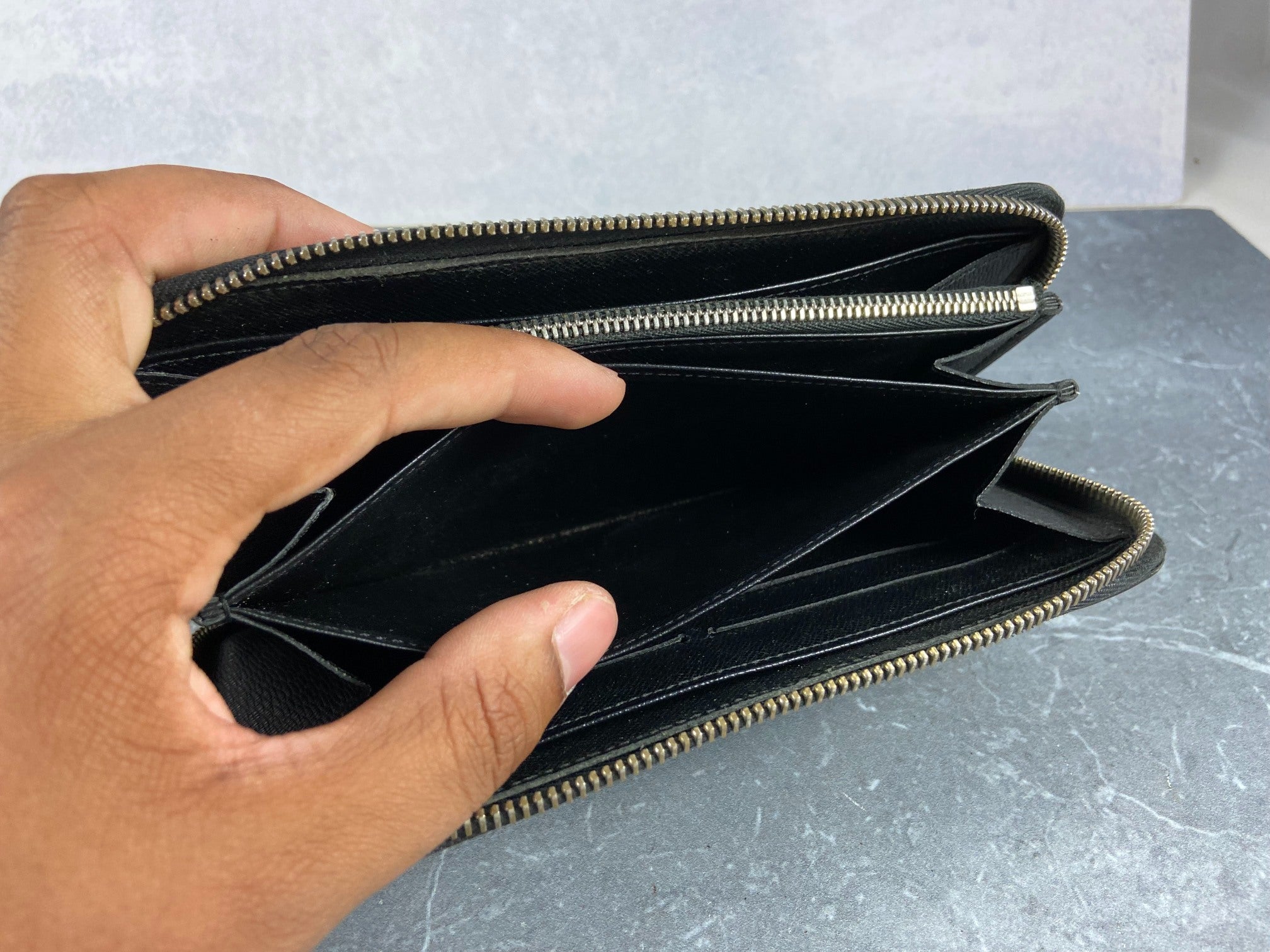 Louis Vuitton Zippy Wallet Black Epi Leather