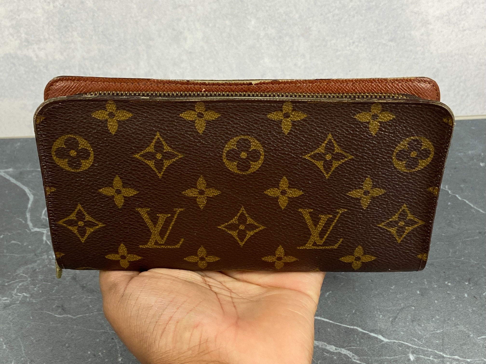 Louis Vuitton Zippy Wallet Monogram Canvas