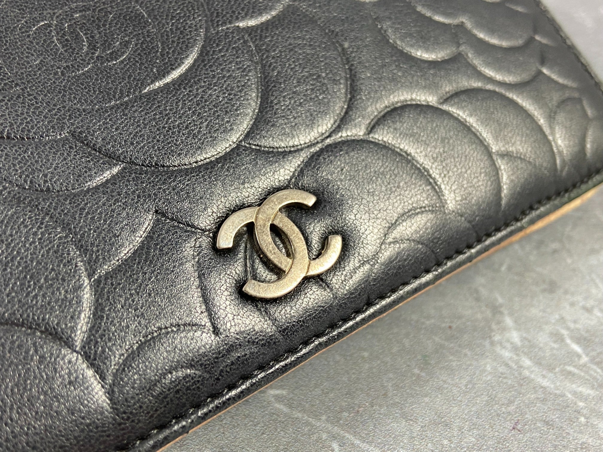 Chanel CC Camélia Long Wallet Black Leather