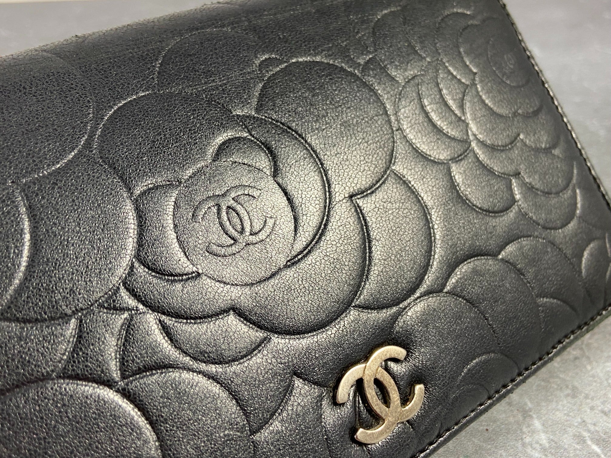Chanel CC Camélia Long Wallet Black Leather