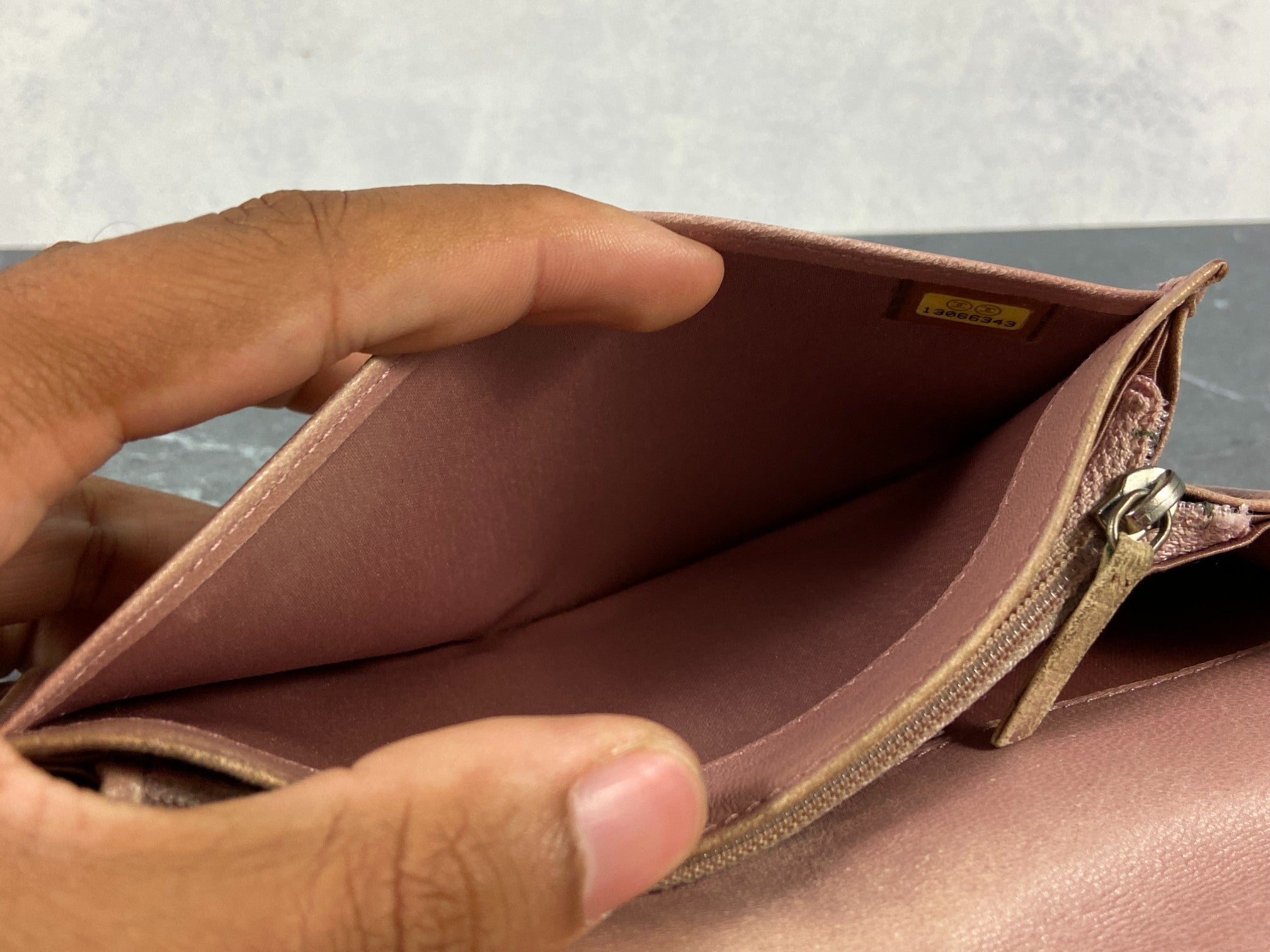 Chanel CC Camélia Long Wallet Black Leather