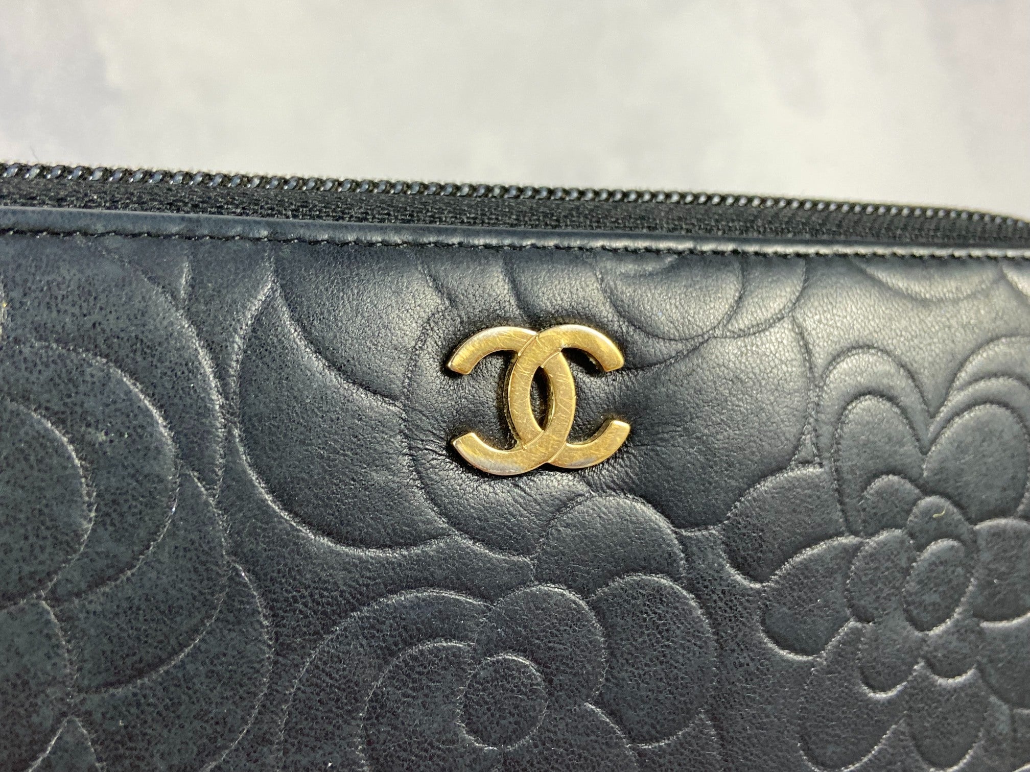 Chanel CC Camélia Zippy Wallet Black Leather