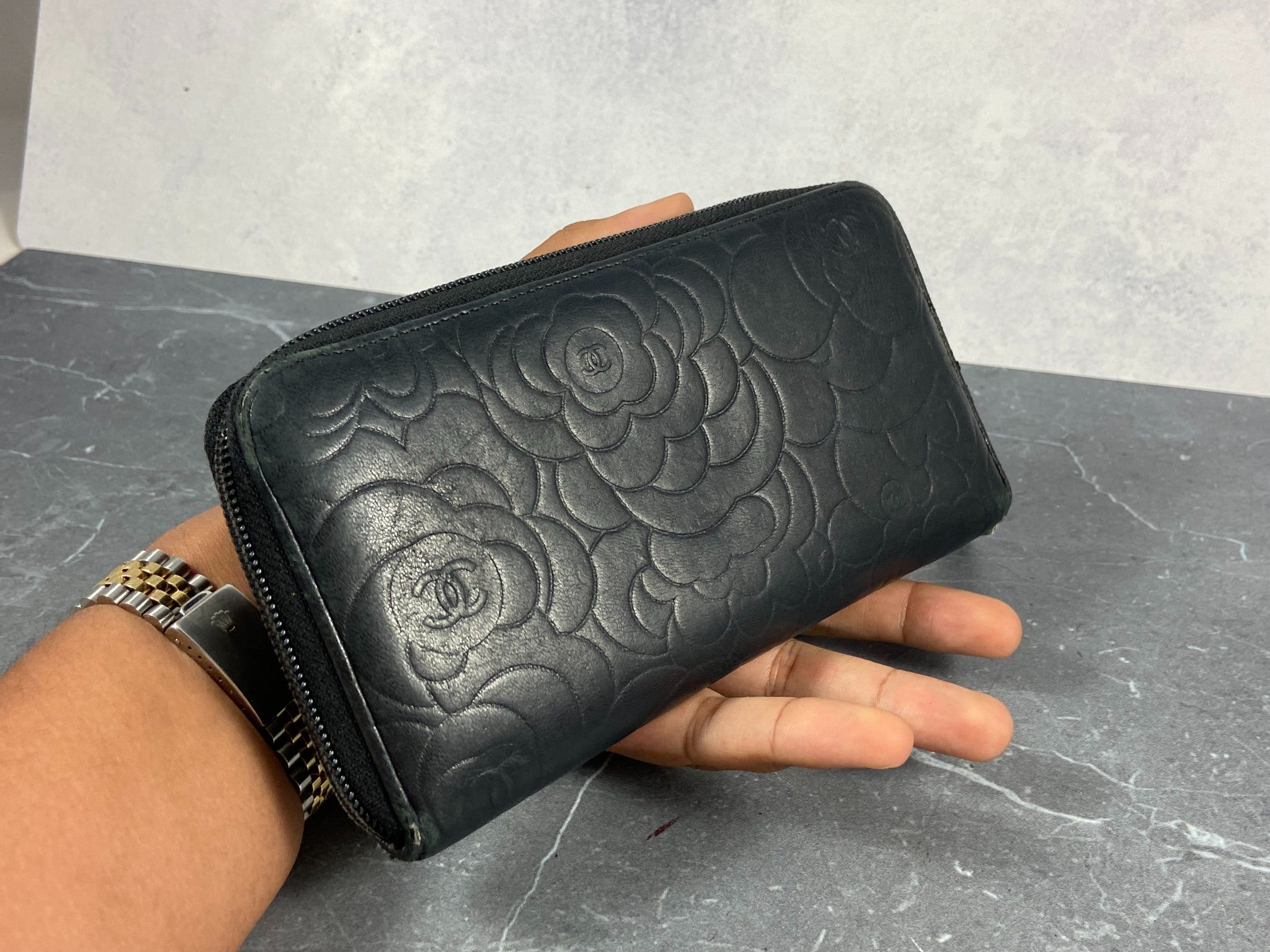 Chanel CC Camélia Zippy Wallet Black Leather
