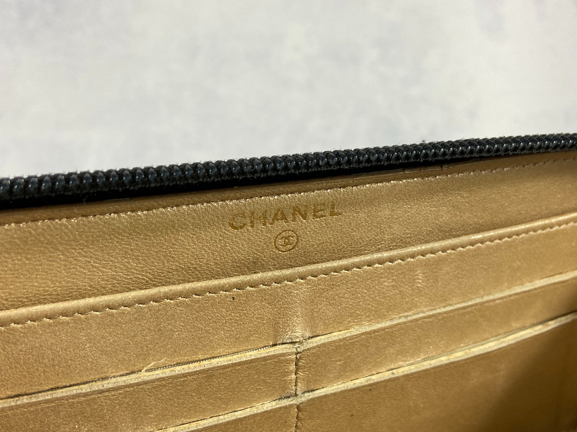 Chanel CC Camélia Zippy Wallet Black Leather