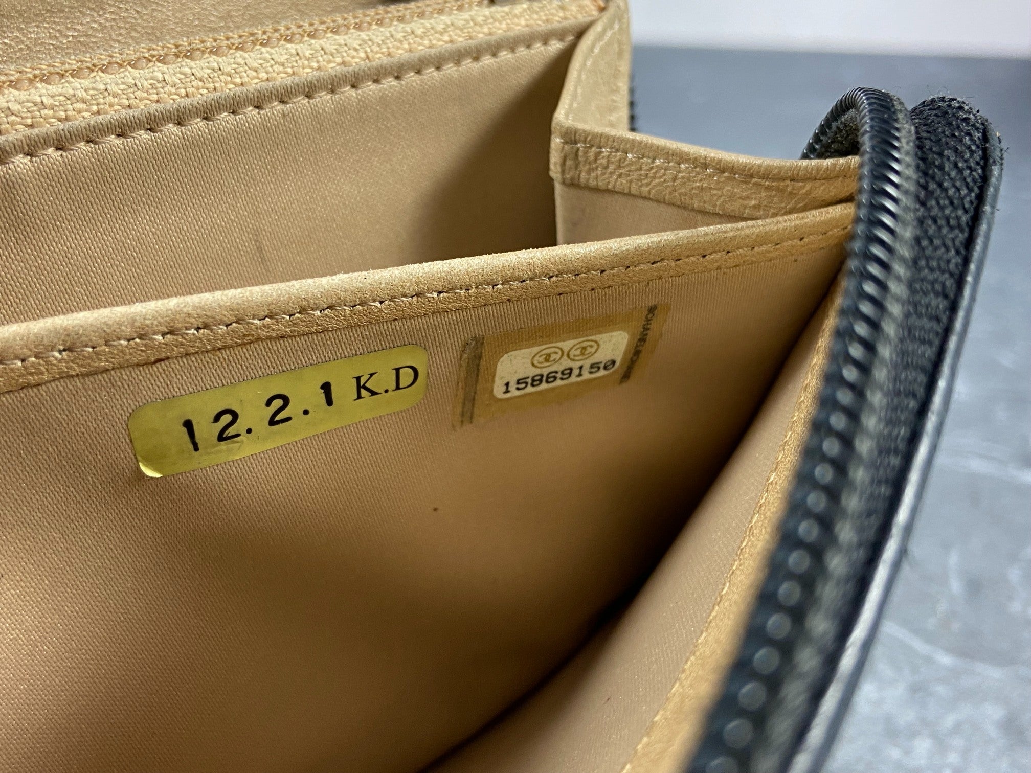 Chanel CC Camélia Zippy Wallet Black Leather