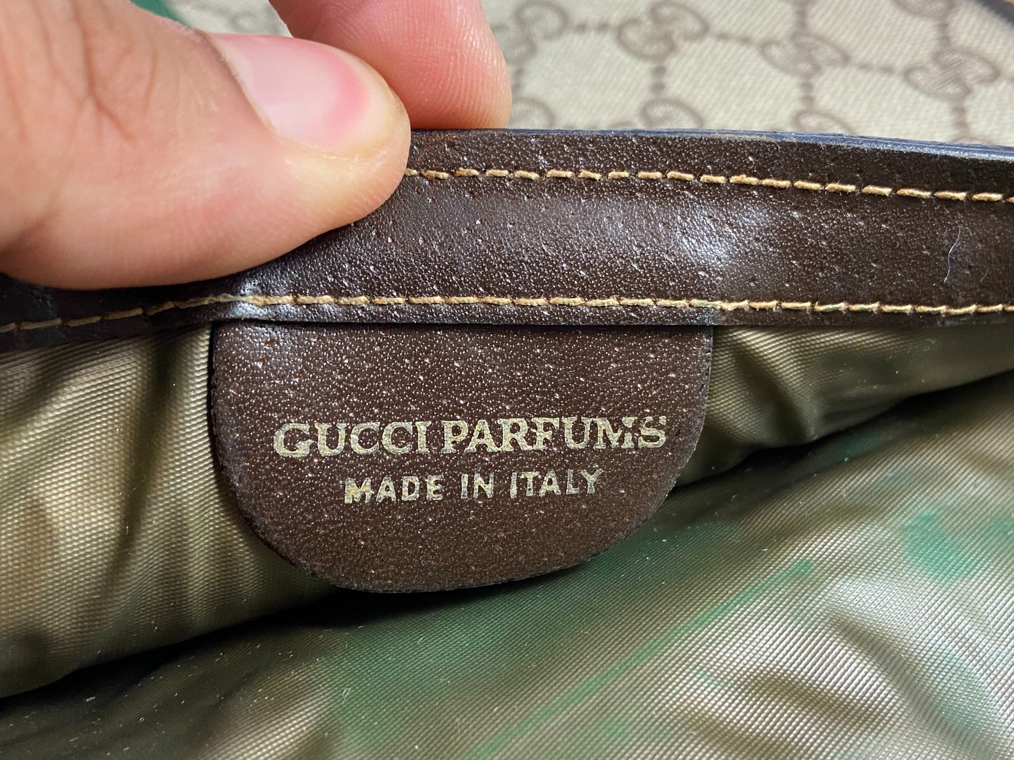 Gucci Parfums Toiletry Pouch / Clutch Beige GG Supreme Canvas