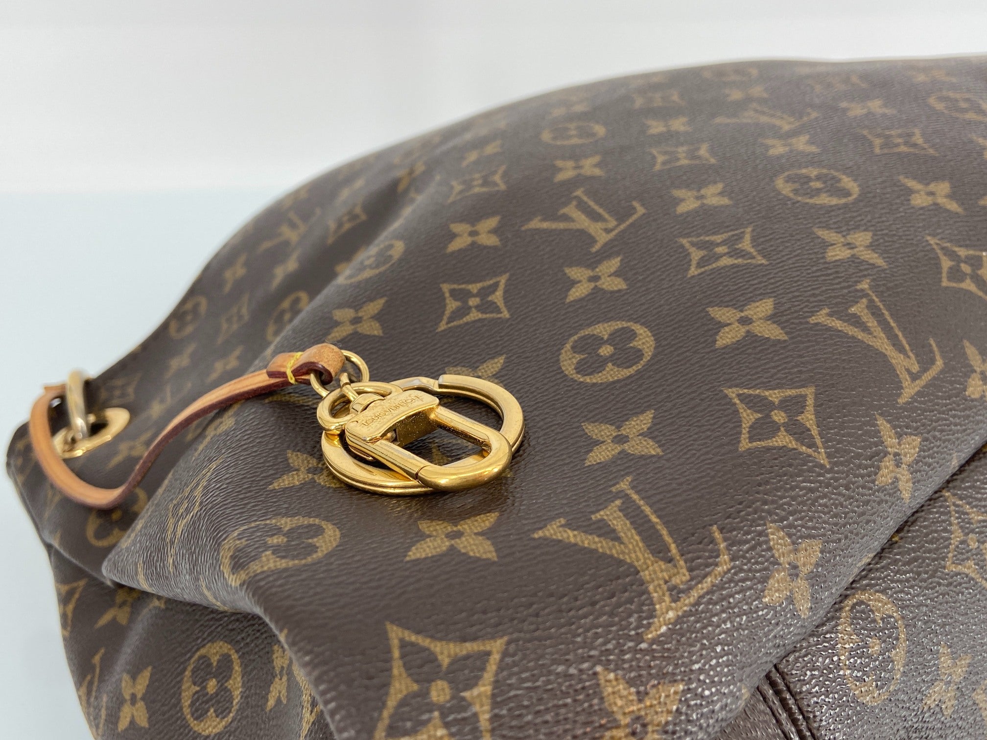 Louis Vuitton Artsy MM Monogram Canvas