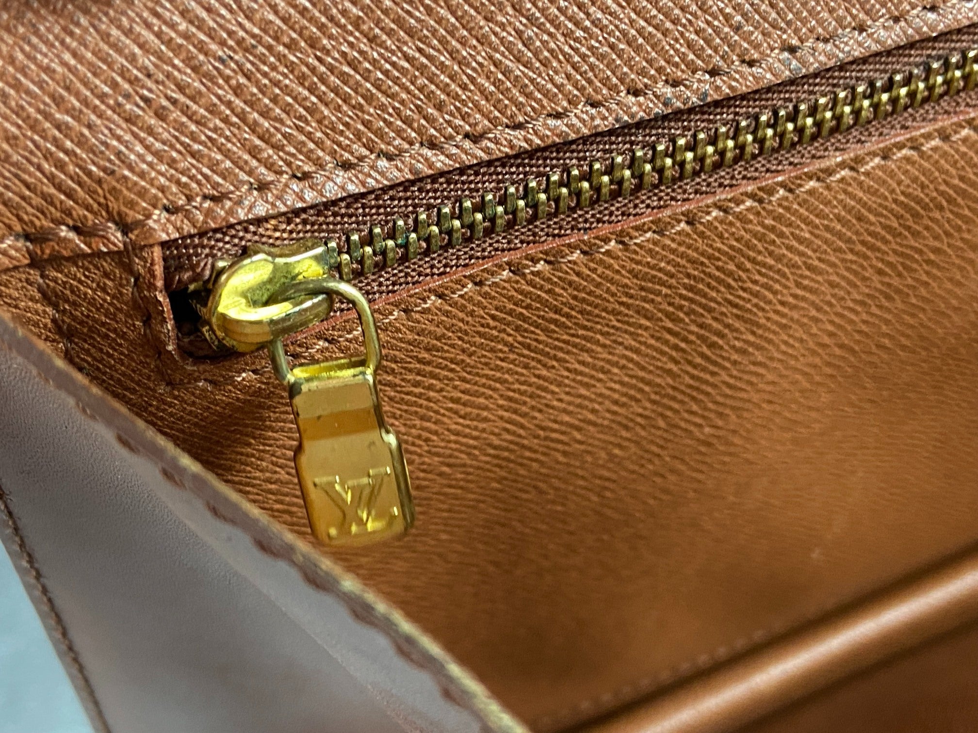 Louis Vuitton Monceau 26 Monogram Canvas