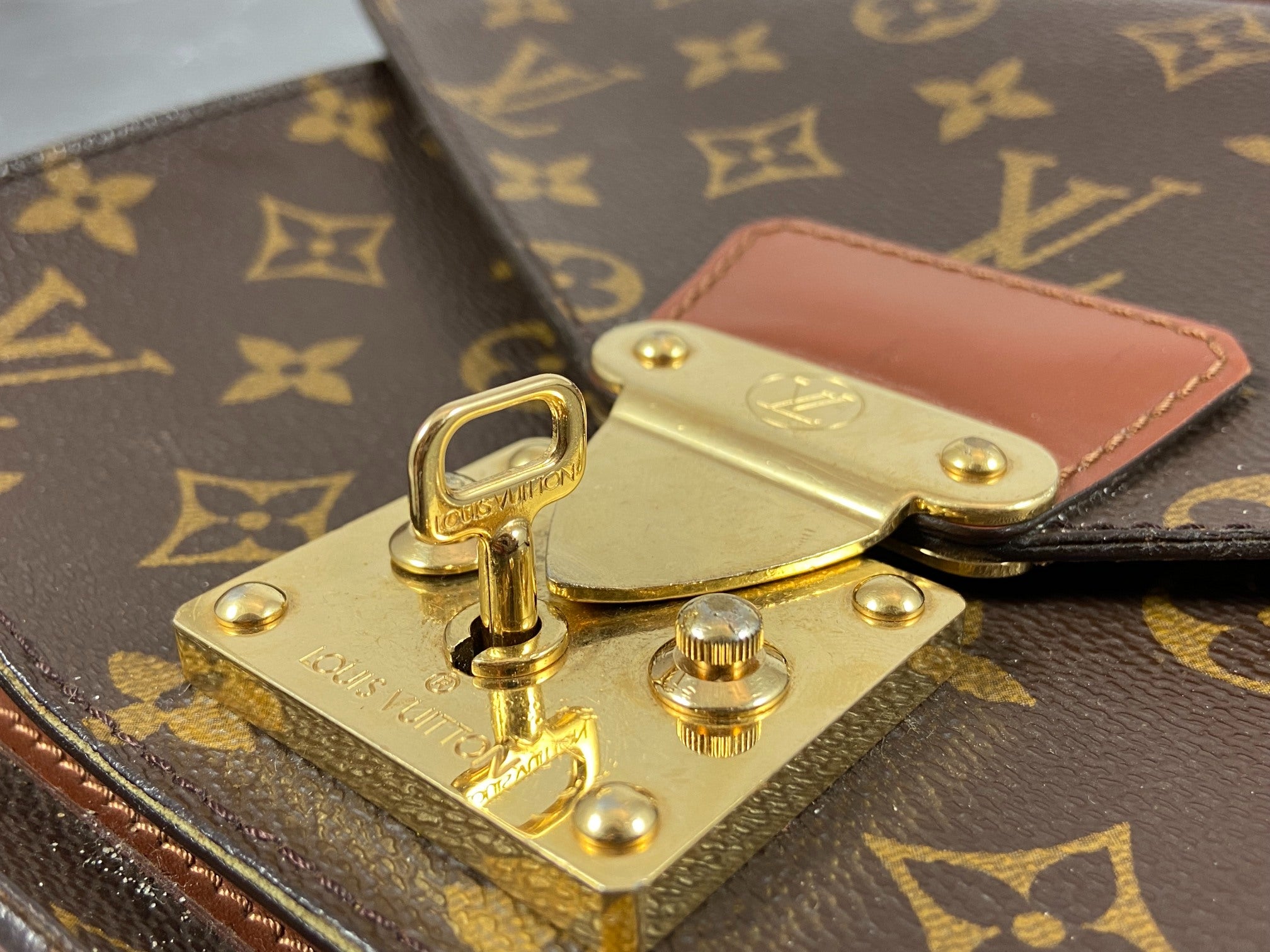 Louis Vuitton Monceau 26 Monogram Canvas