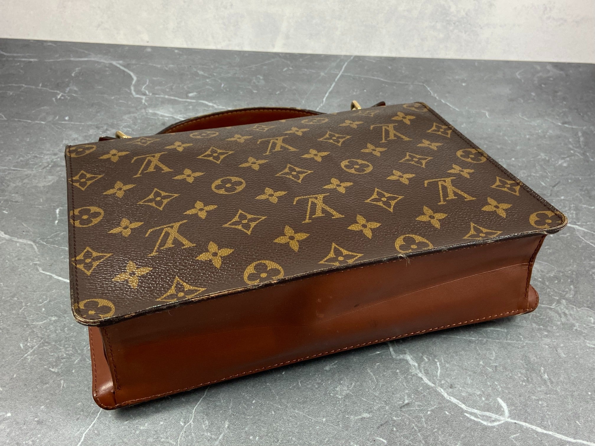 Louis Vuitton Monceau 26 Monogram Canvas