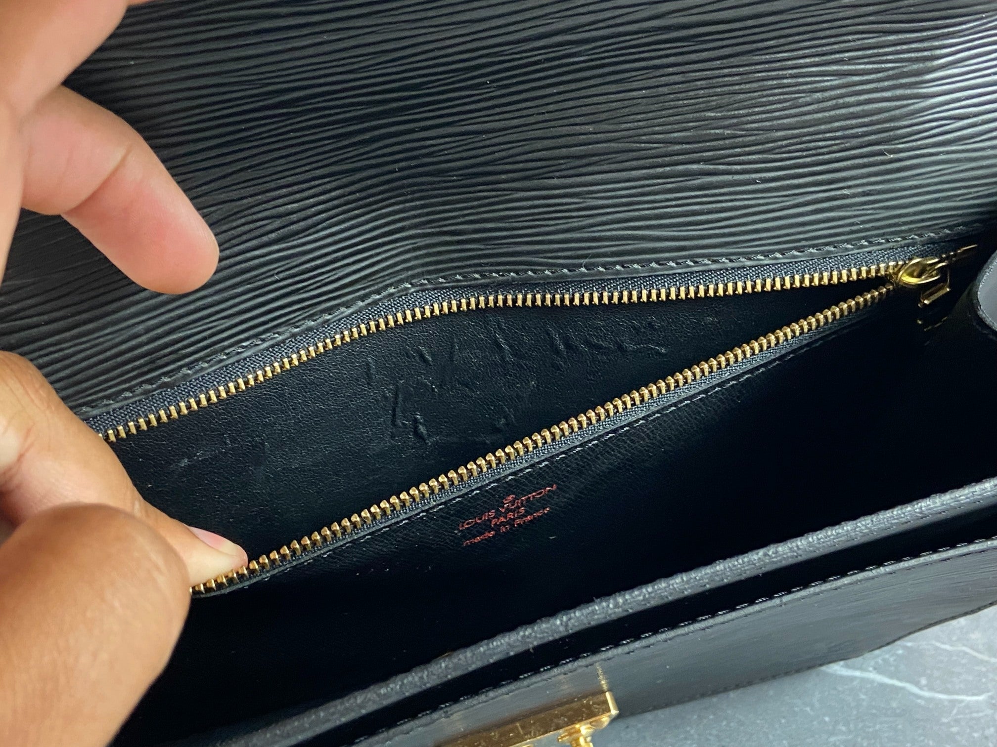 Louis Vuitton Monceau 28 Black Epi Leather