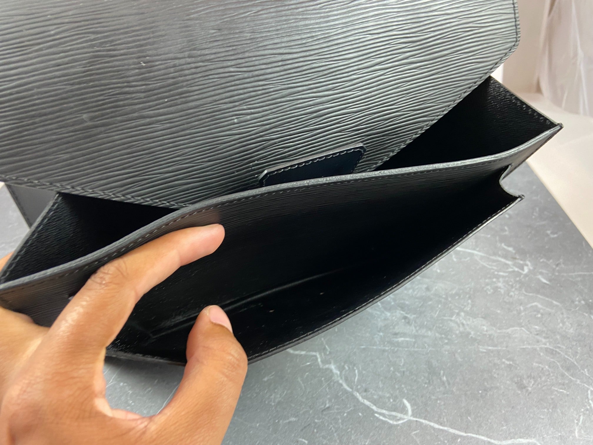 Louis Vuitton Monceau 28 Black Epi Leather