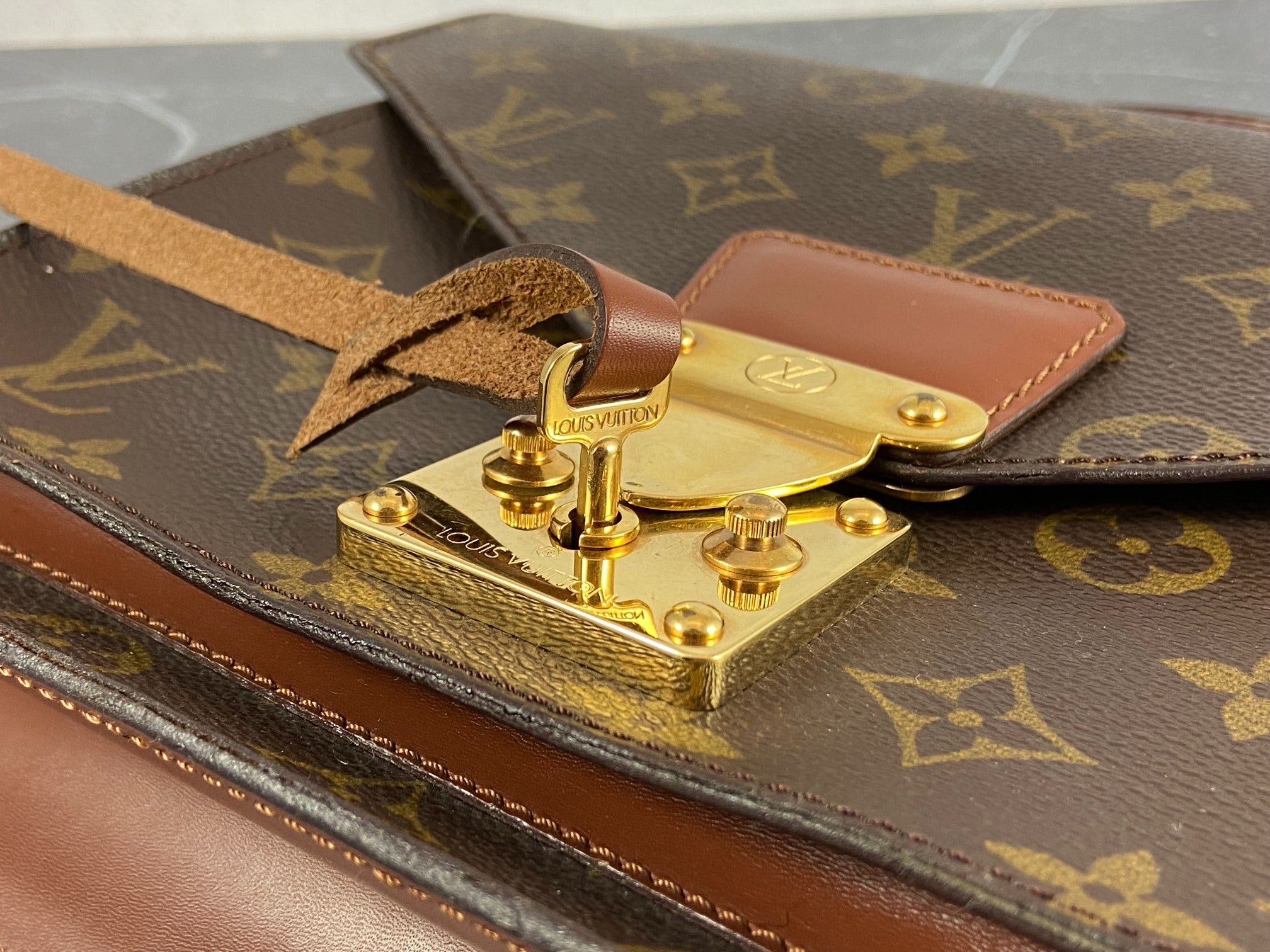 Louis Vuitton Monceau 26 Monogram Canvas