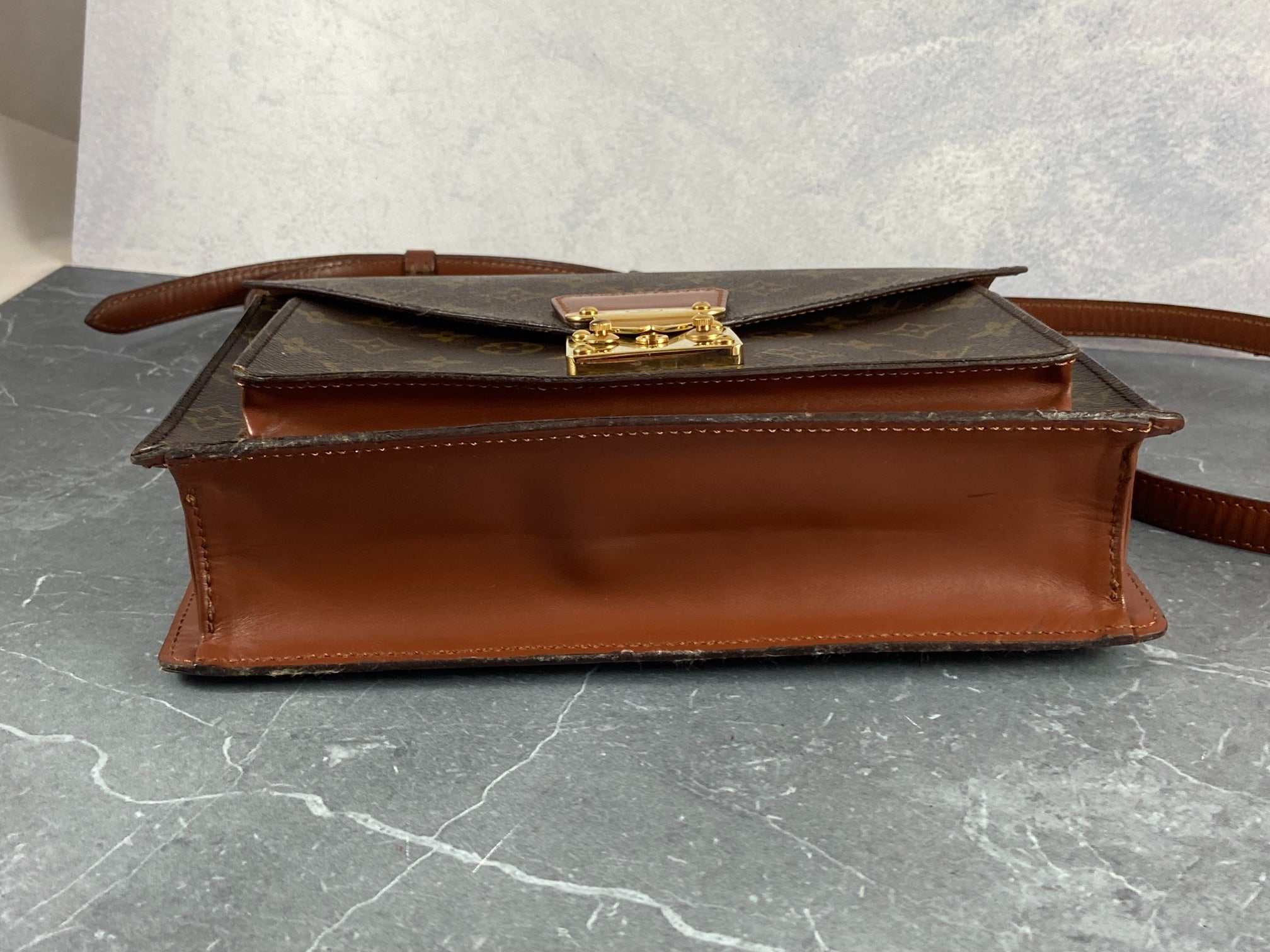 Louis Vuitton Monceau 26 Monogram Canvas