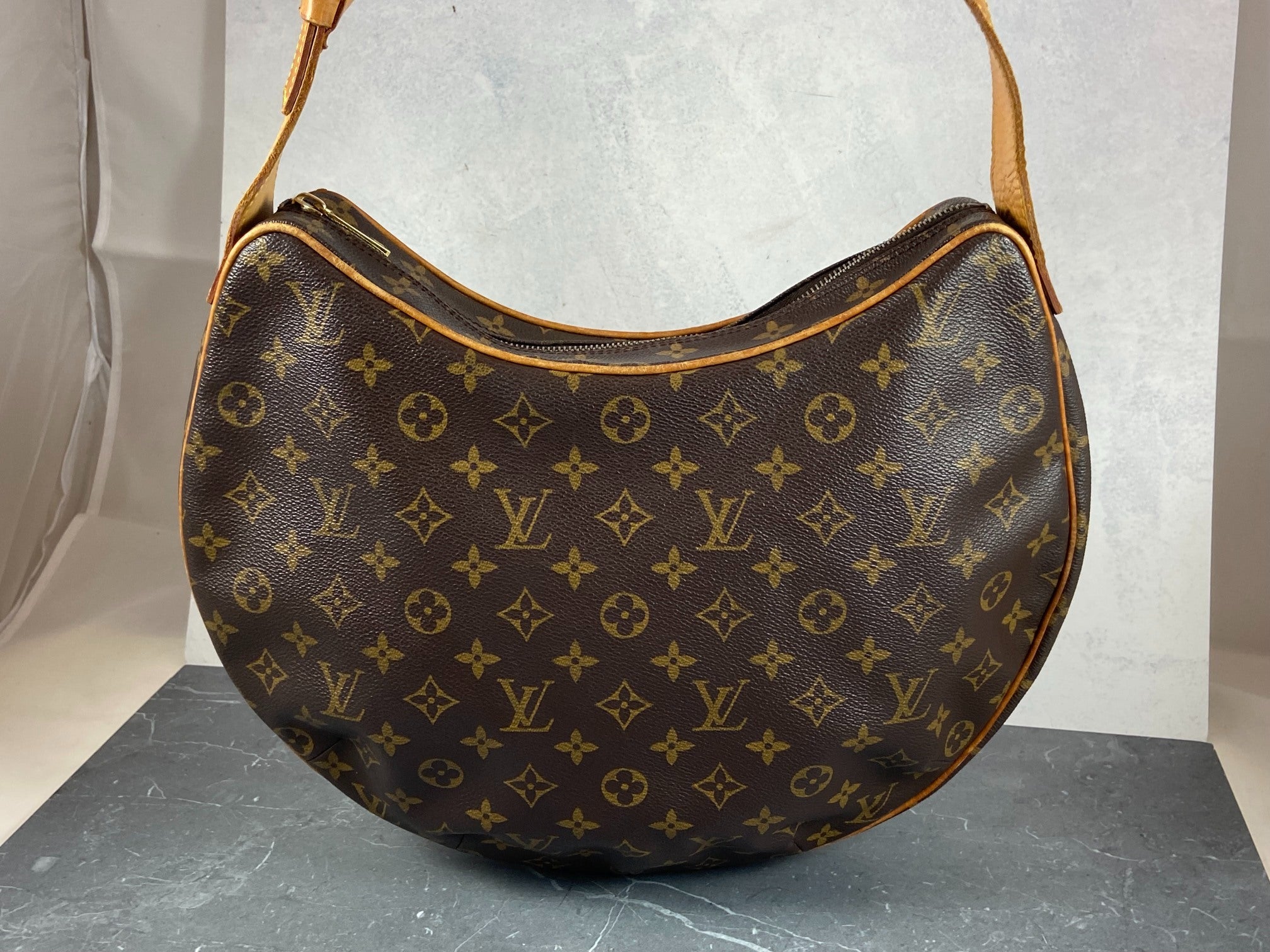 Louis Vuitton Croissant GM Hobo Bag Monogram Canvas