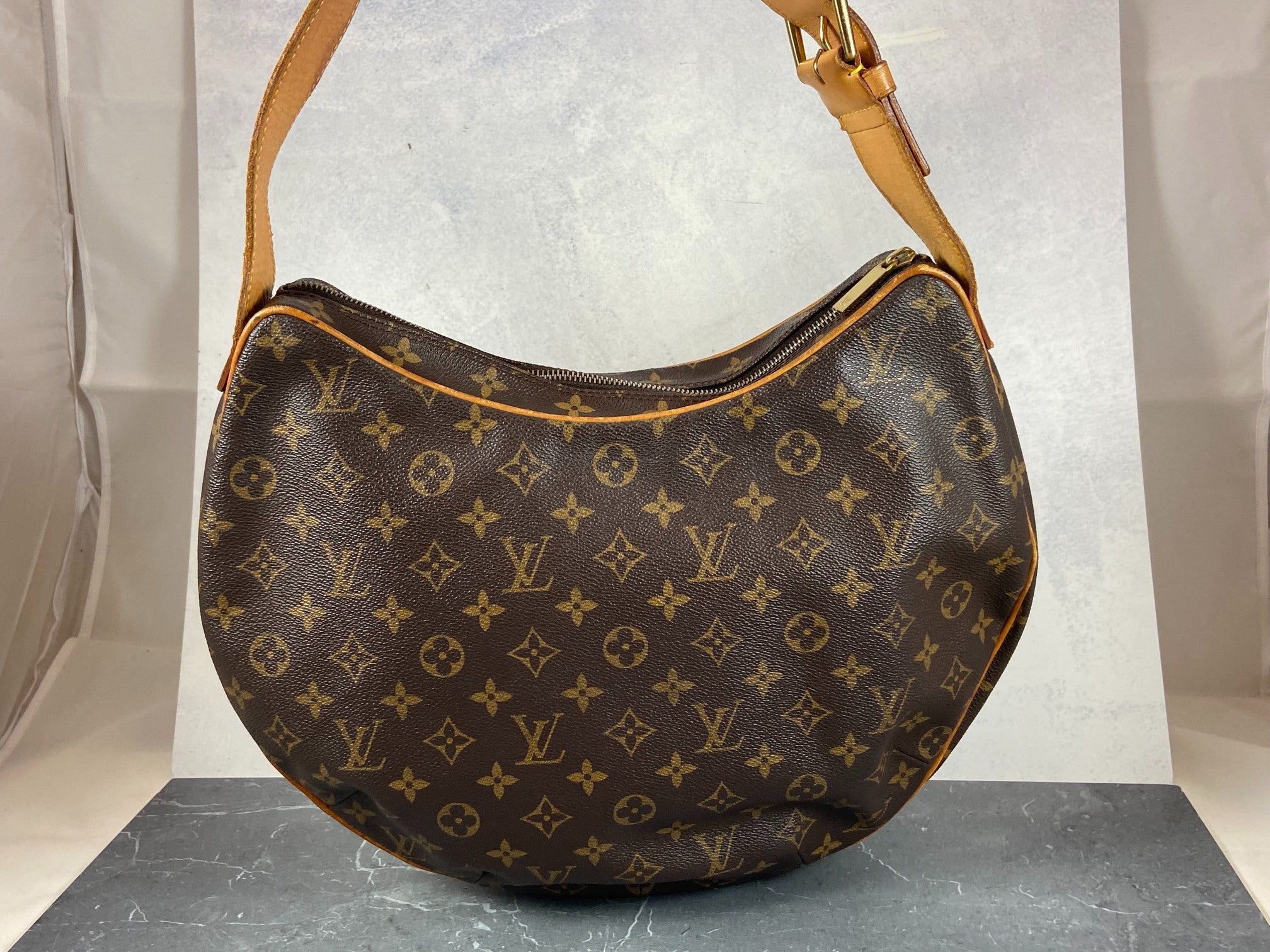 Louis Vuitton Croissant GM Hobo Bag Monogram Canvas