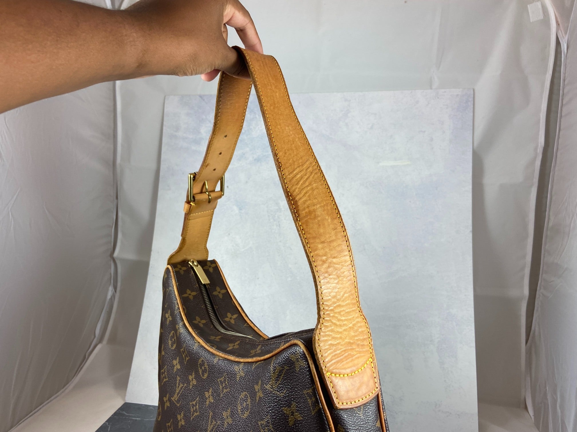 Louis Vuitton Croissant GM Hobo Bag Monogram Canvas