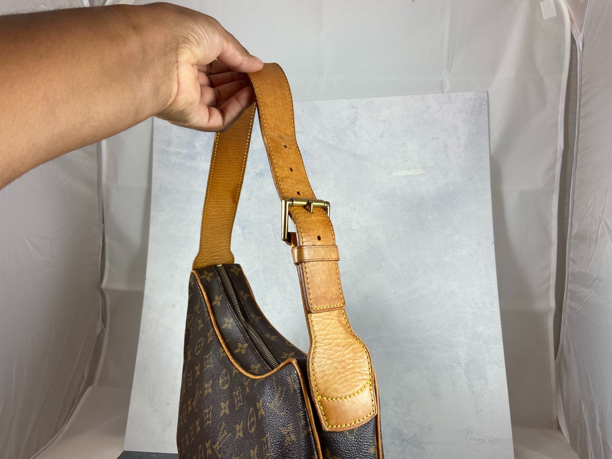Louis Vuitton Croissant GM Hobo Bag Monogram Canvas